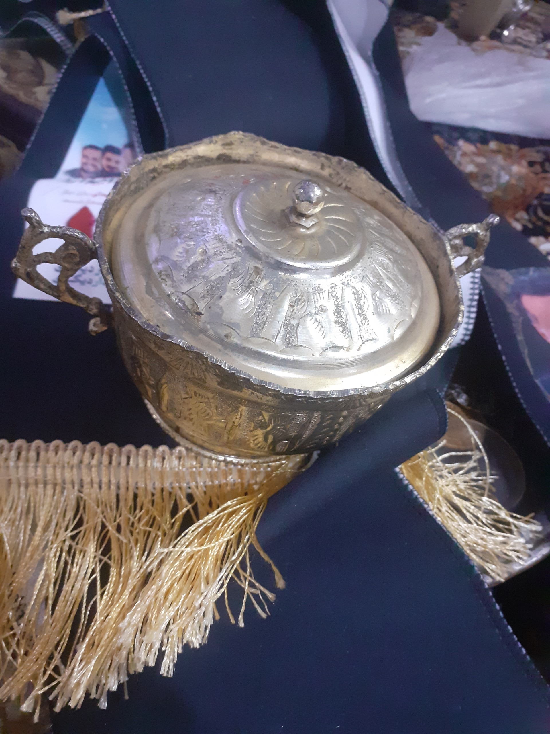 قندان نقش هخامنشی برجسته مطابق تصویر