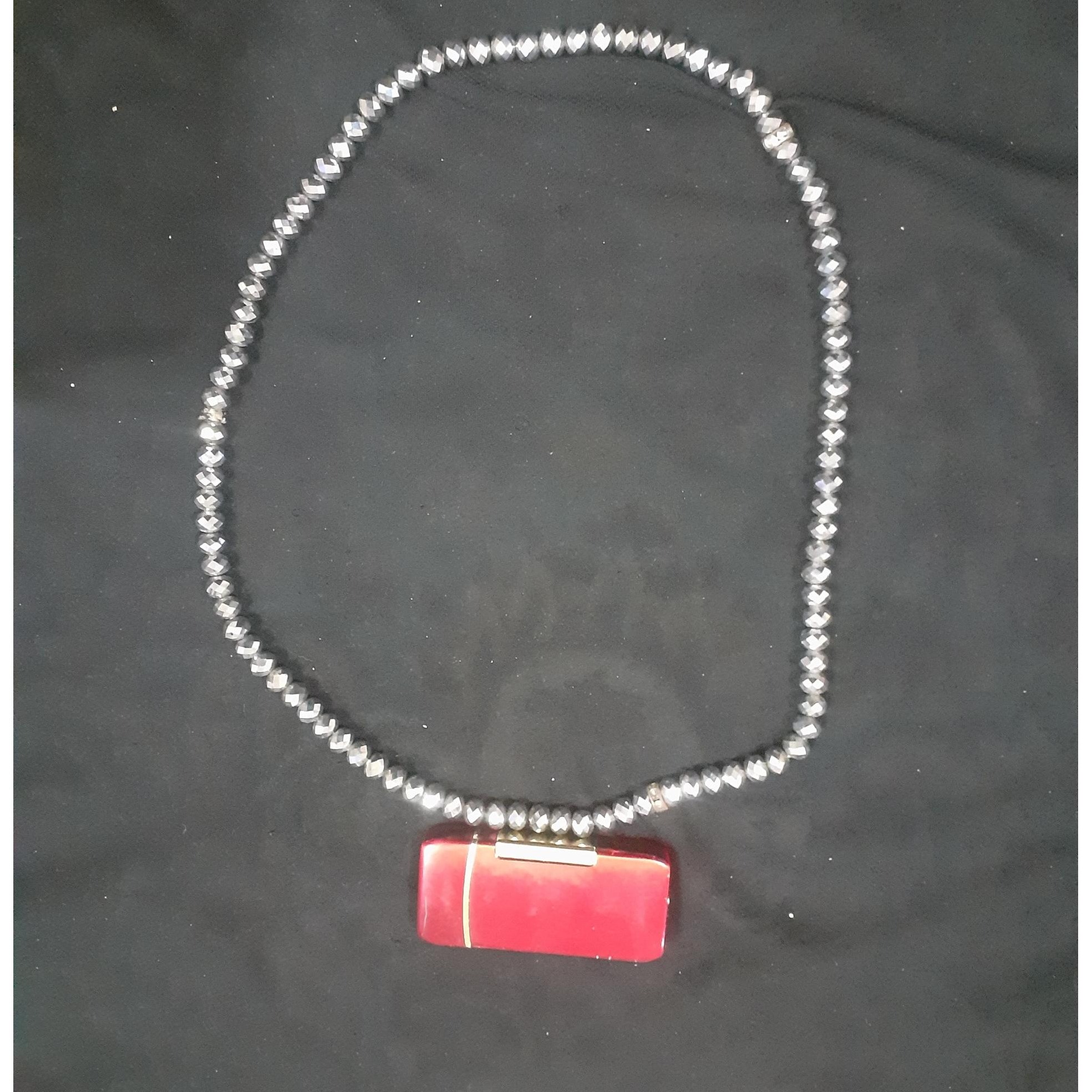 گردنبندسنگین فلزوپلایتیک رزین نیست