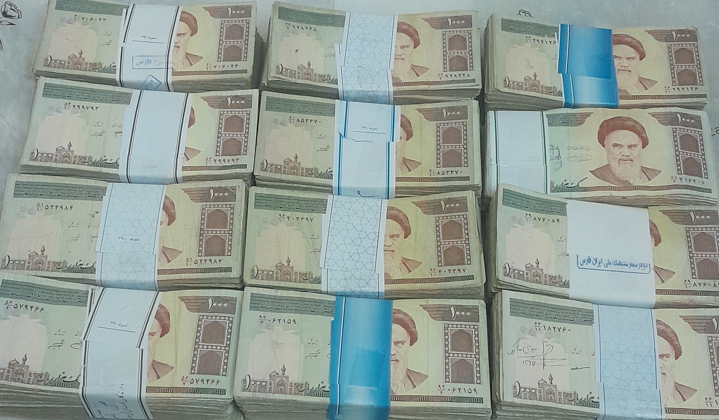 2 بسته 100 تومنی امام با کیفیت-200 برگ