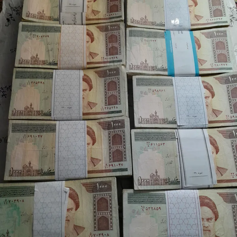 40 برگ اسکناس 100 تومنی با کیفیت