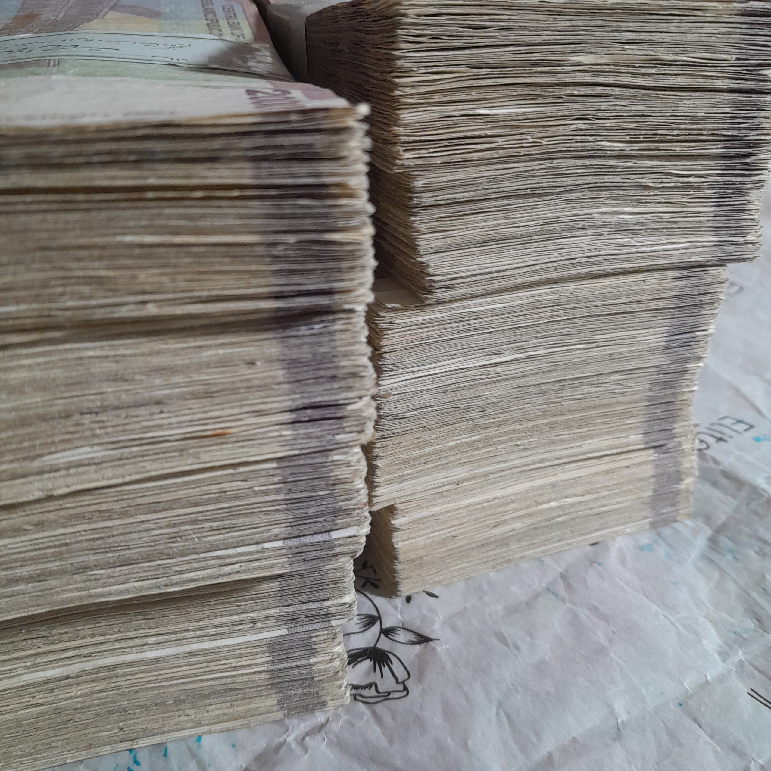 10 بسته 200 تومنی کیفیت عالی(هزار برگ)