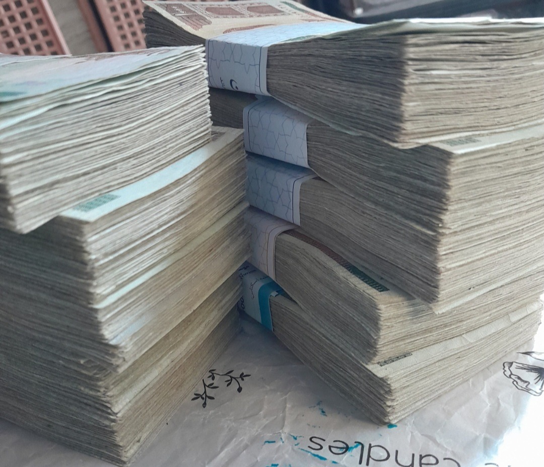 10 بسته 100 تومنی دست دوم(1000 برگ)
