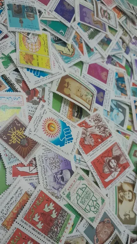 2000 عدد تمبر جمهوری در 200 طرح مختلف