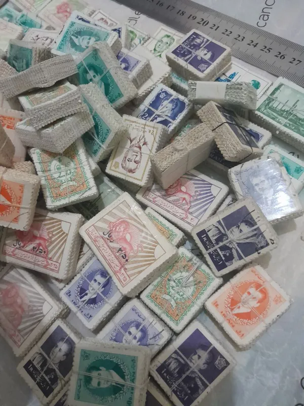 50 عدد تمبر پهلوی در 10 طرح مختلف