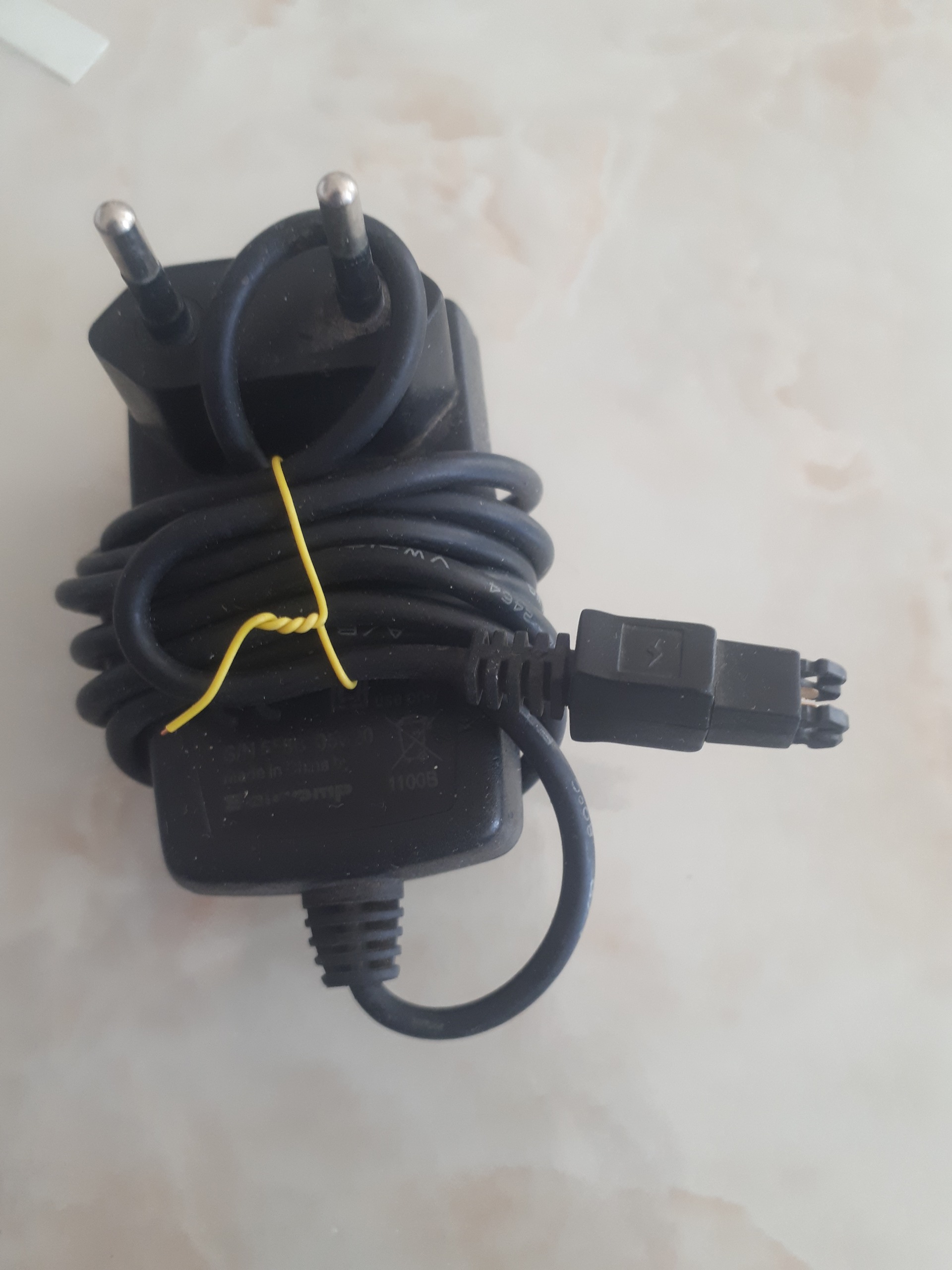 شارژر سونی اریکسون f500i سالم