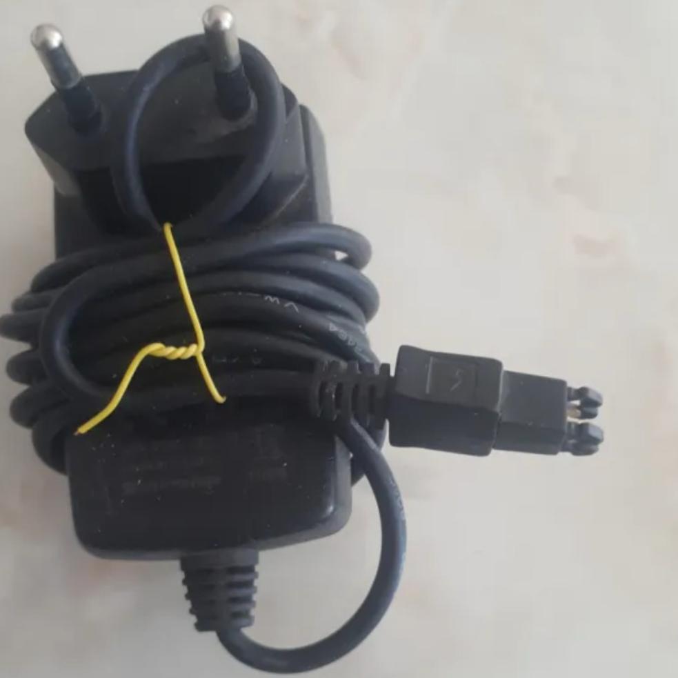 شارژر سونی اریکسونk300 f500i و k700سالم