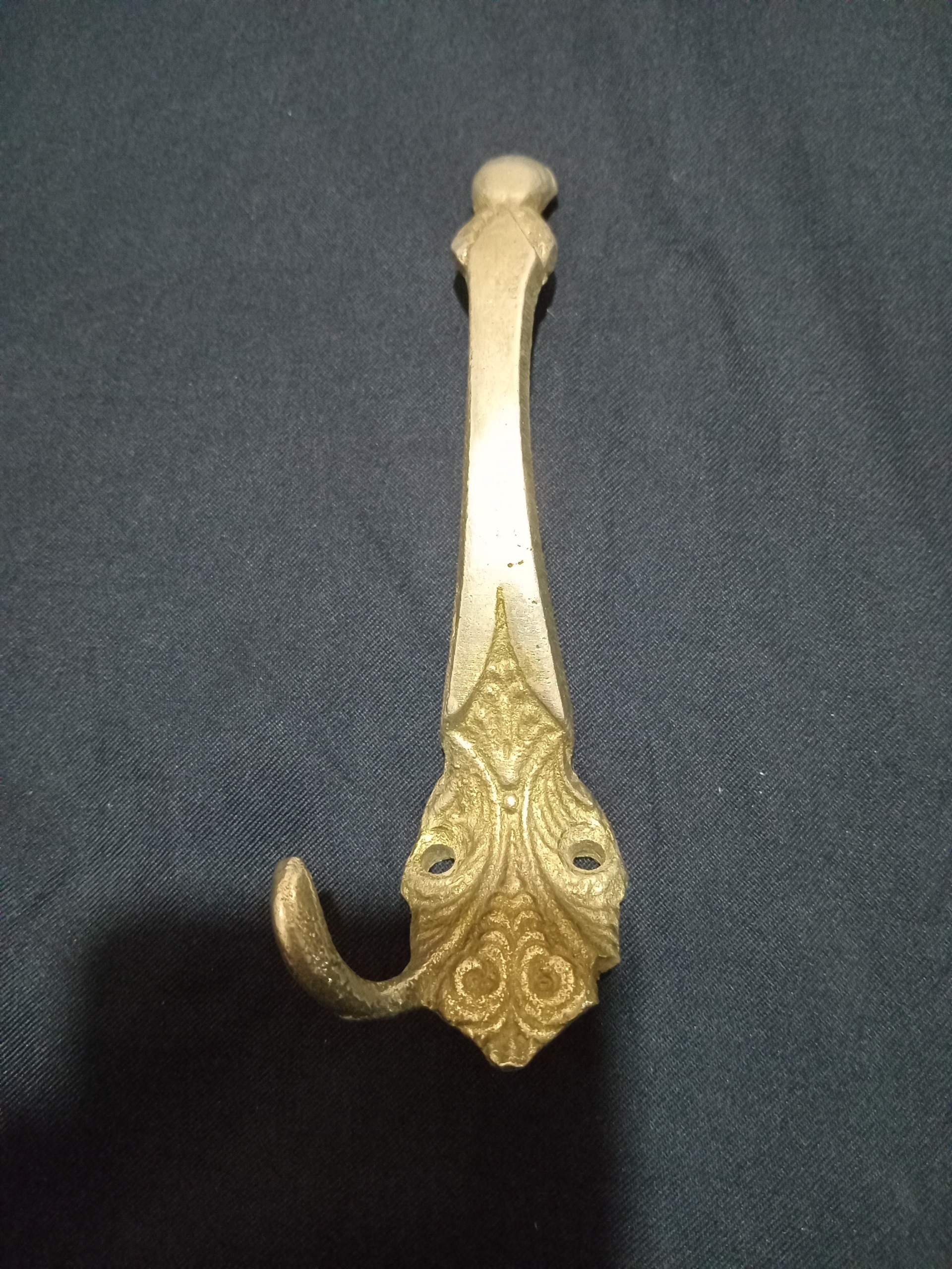 آویز قدیمی چوب لباسی