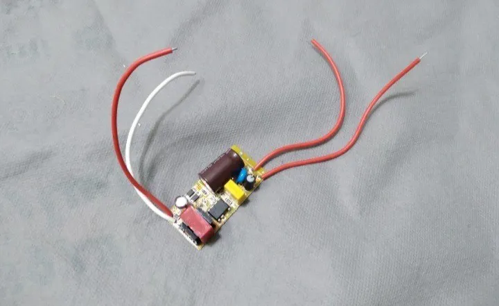 برد تغذیه دایور جیاتون 36 تا 50 وات 300 میلی آمپر