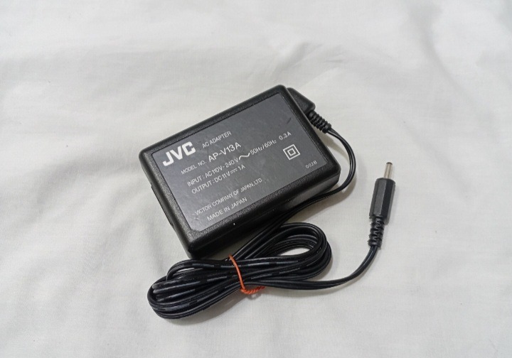 شارژر اصلی کمیاب دوربین JVC 11 ولت