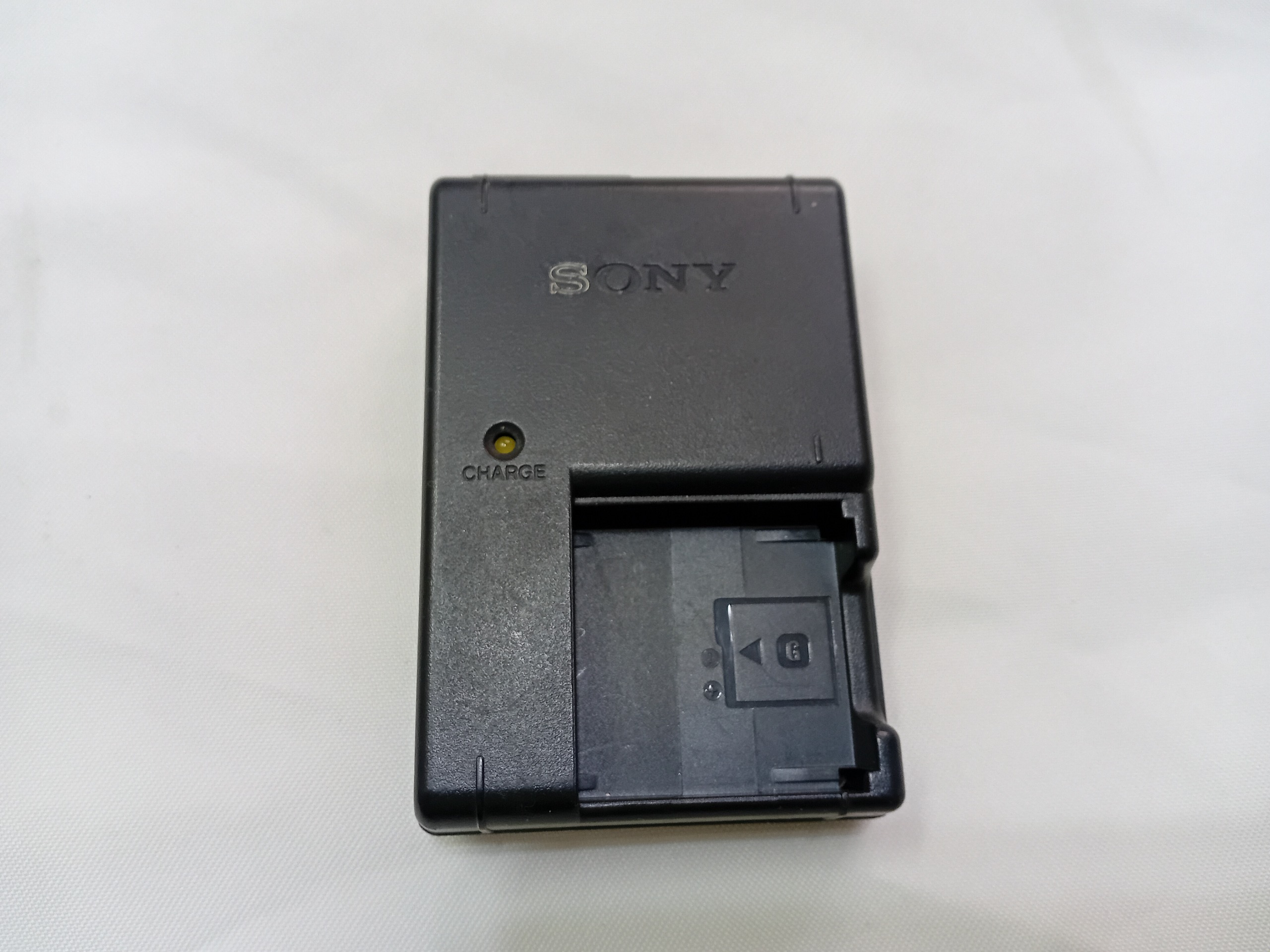 شارژر اصلی دوربین سونی BC-CSGB