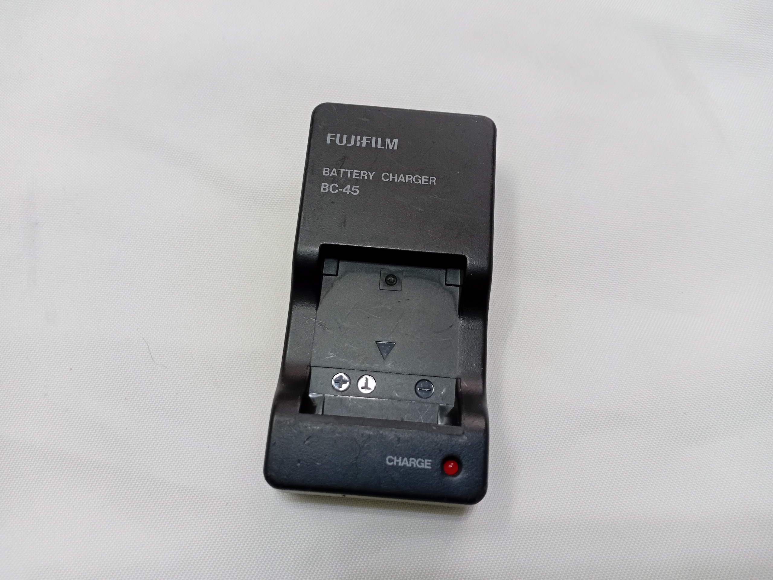 شارژر دوربین فوجی فیلم BC-45 اصلی سالم