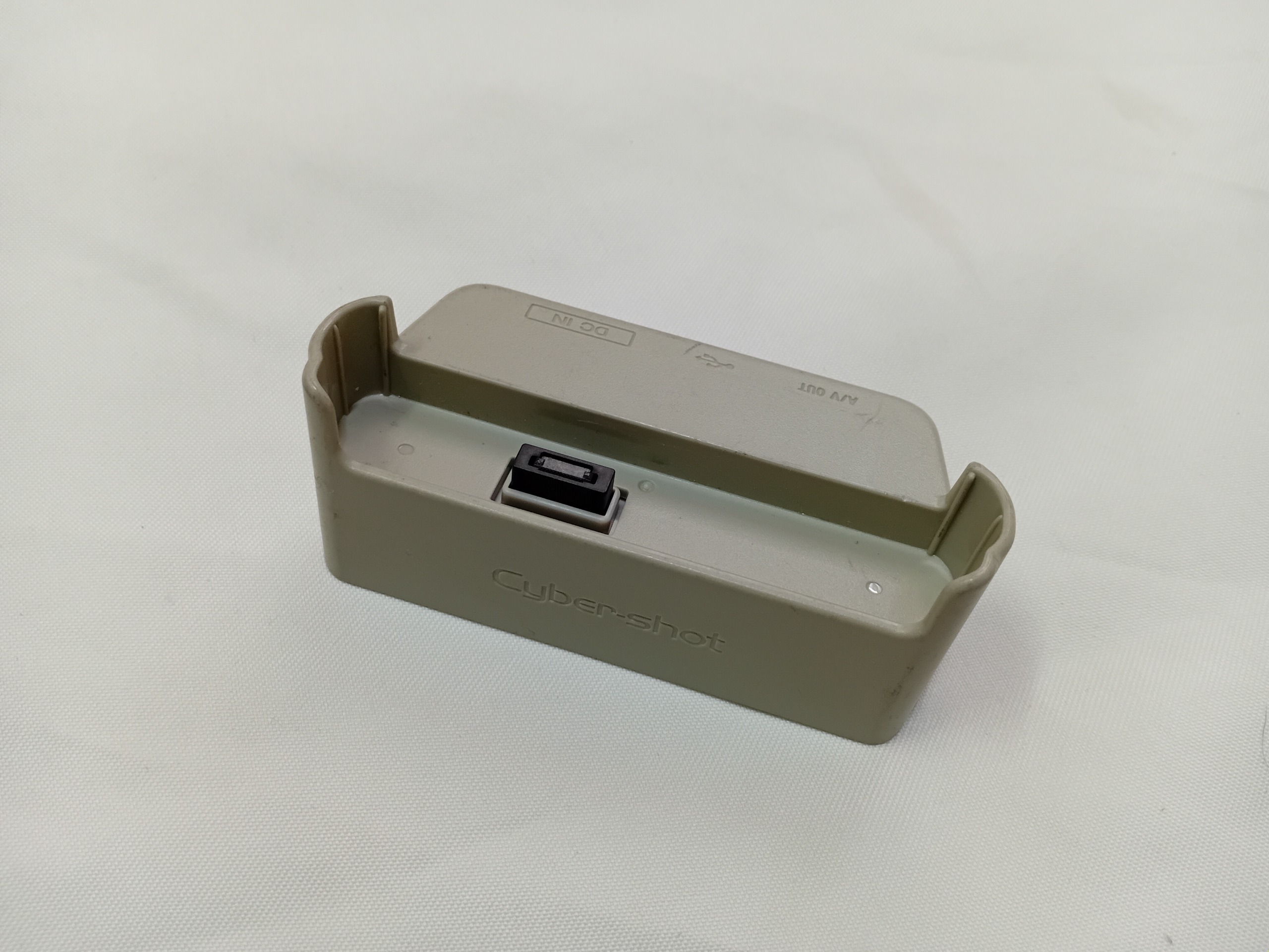 داک شارژر اصلی کمیاب دوربین سونی UC-TA