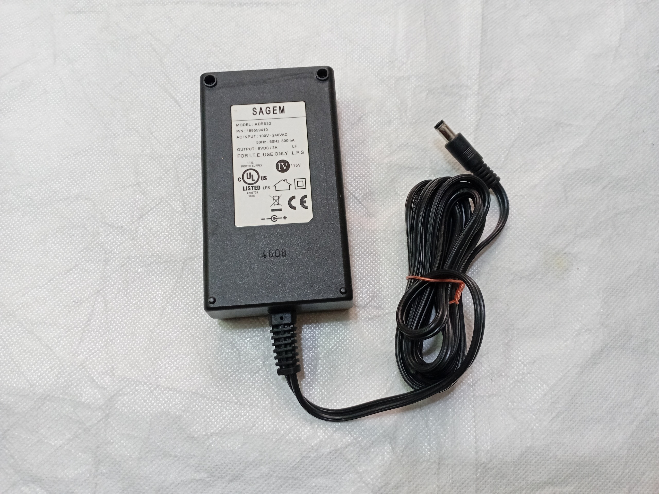 آداپتور SAGEM سویئچینگ 8 ولت 3 آمپر