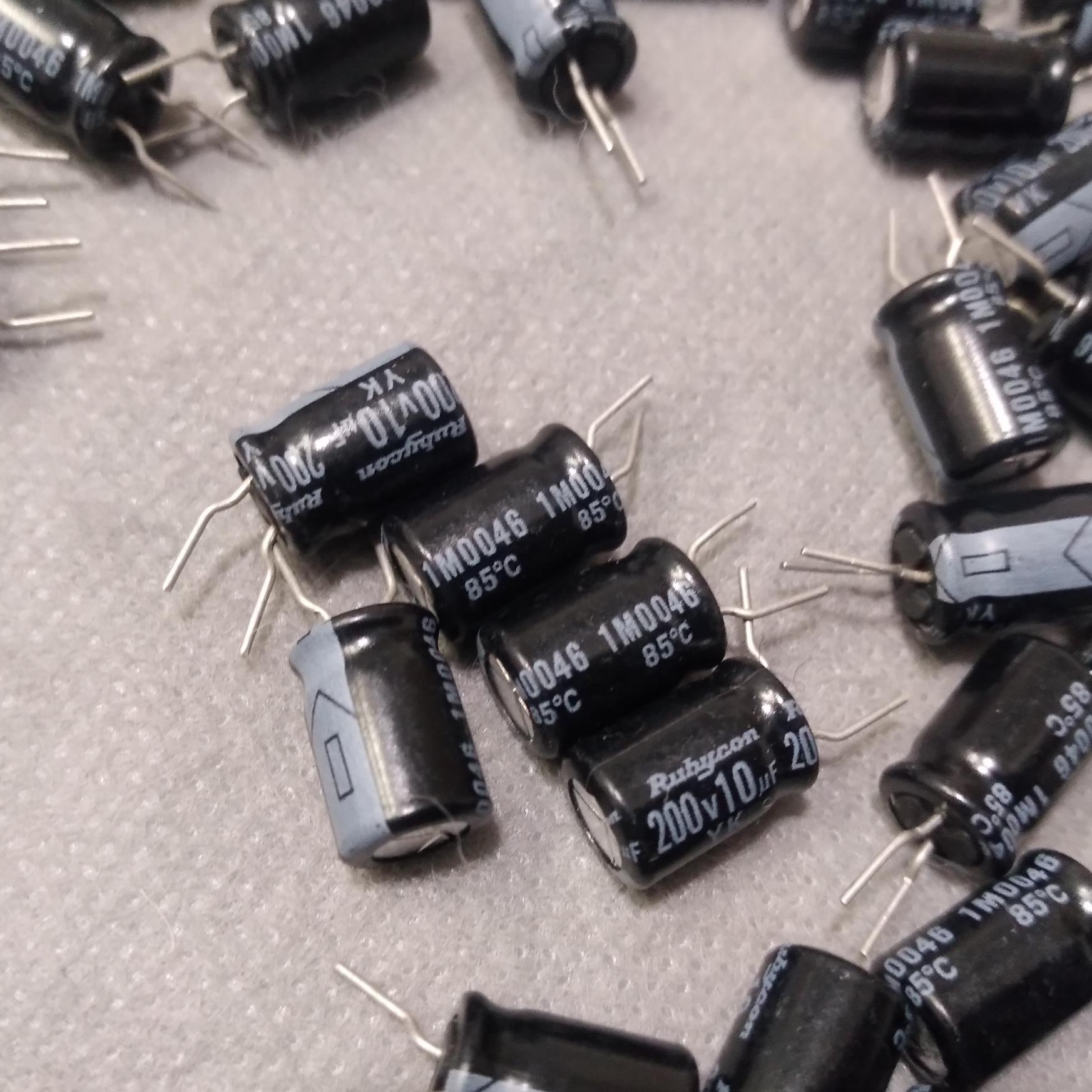 بسته 50 عددی خازن اورجینال 200 ولت 10uf