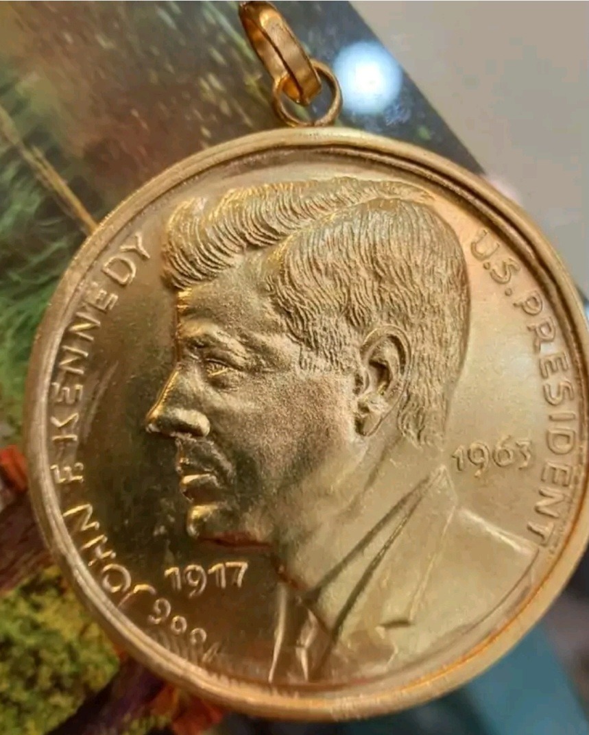 سکه کندی با آبکاری طلا