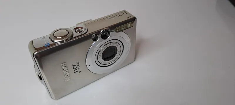دوربین canon مدل ixy Digital