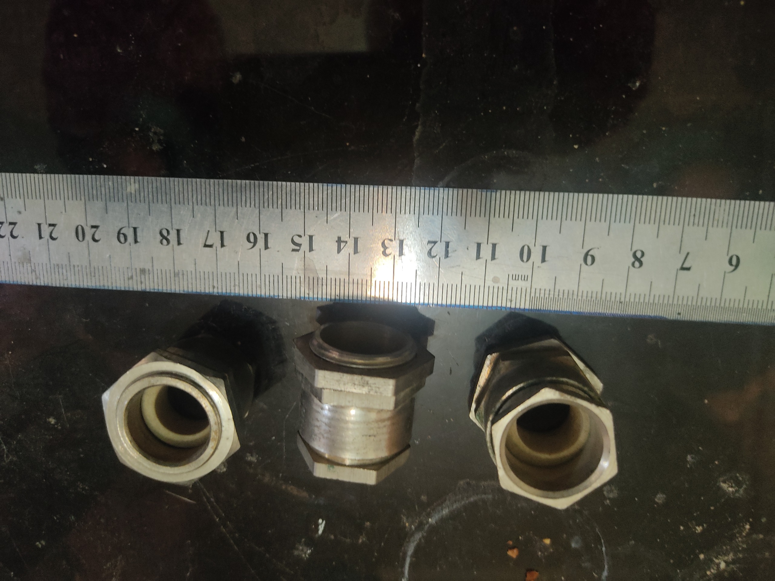 گلند برنجی سرتخت pg16 با آبکاری نیکل کروم