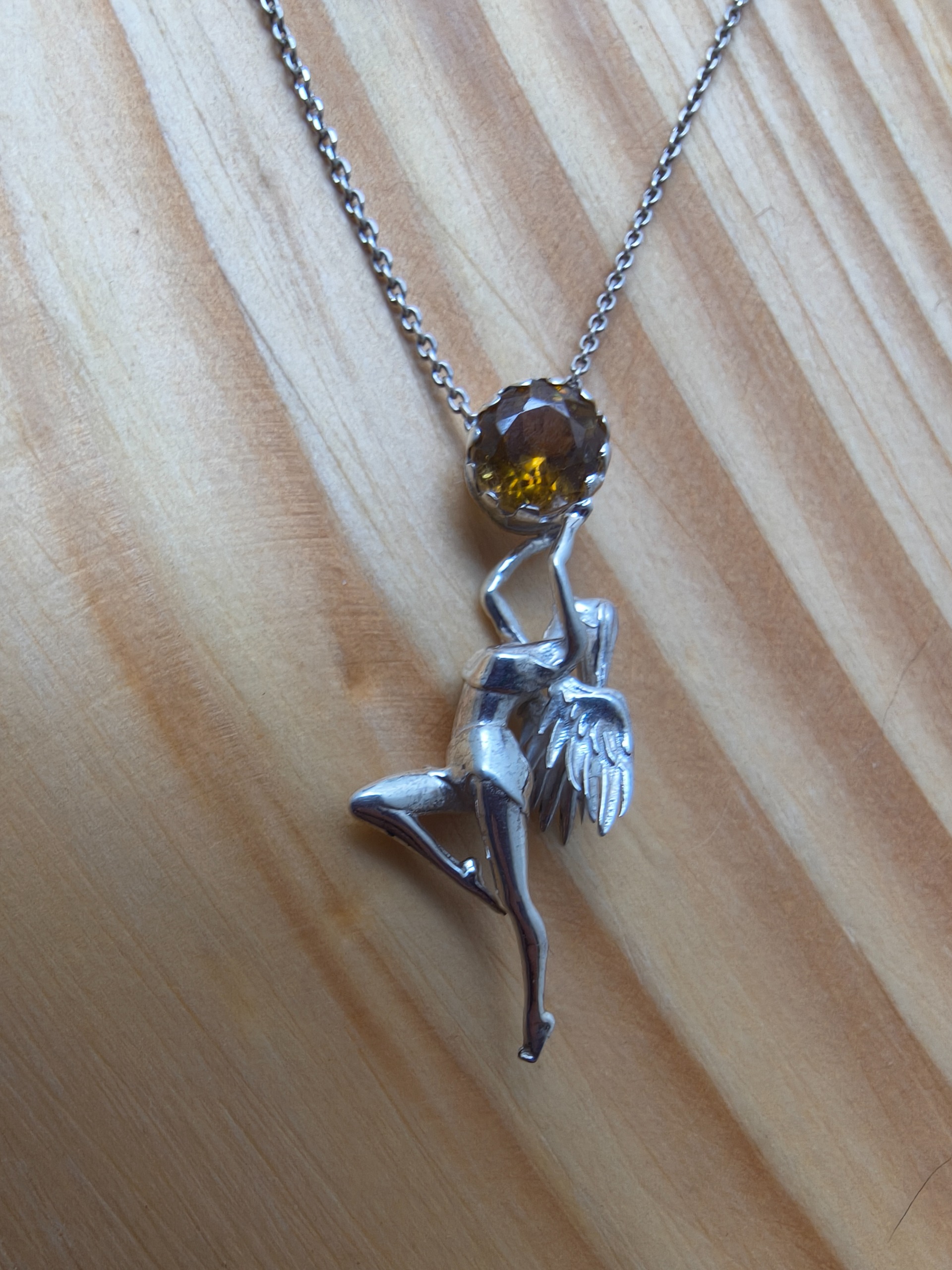 آویز نقره 925 طرح فرشته خورشید مزین به گوهر اسفن