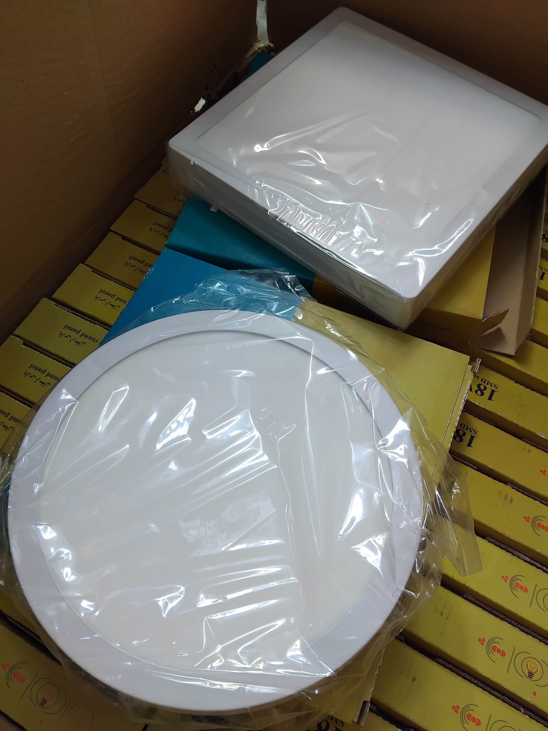 پنل ال ای دی روکار 18 وات درایور مجزا