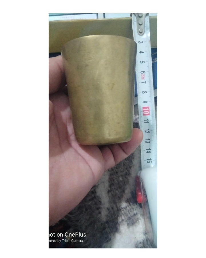 لیوان برنجی توضیح داره