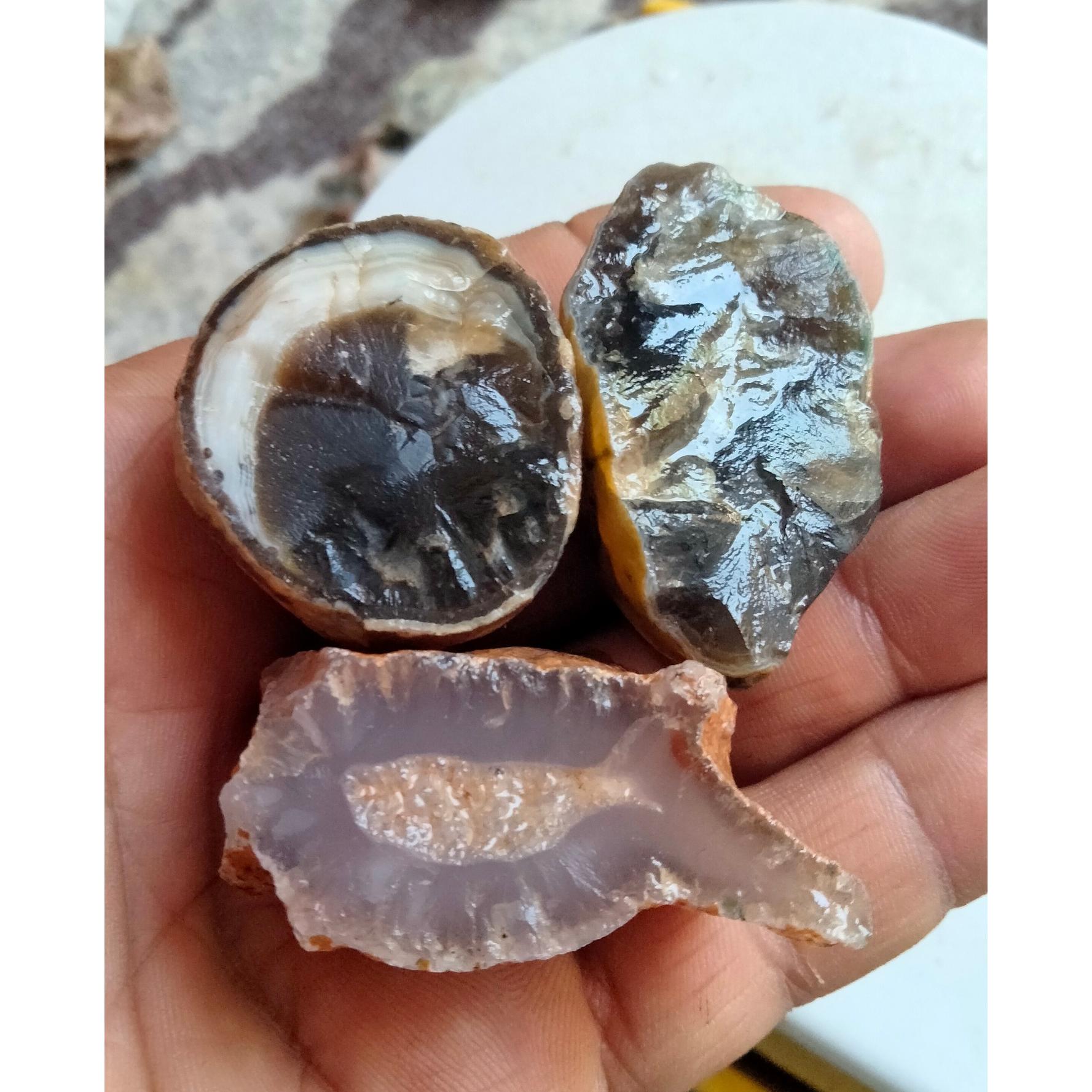 سنگ عقیق توضیح داره
