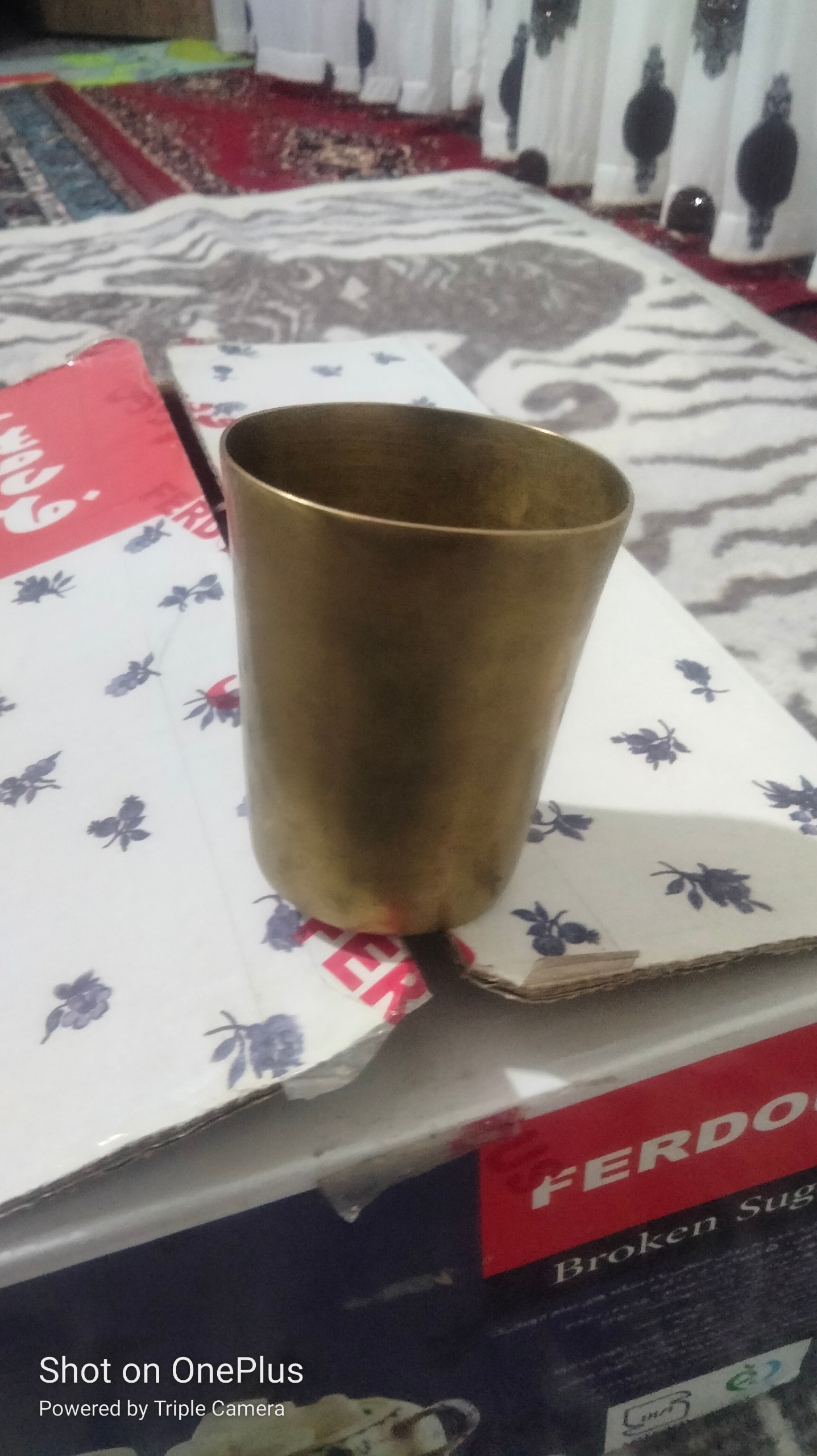 لیوان برنجی سنتی قدیمی توضیحات داره