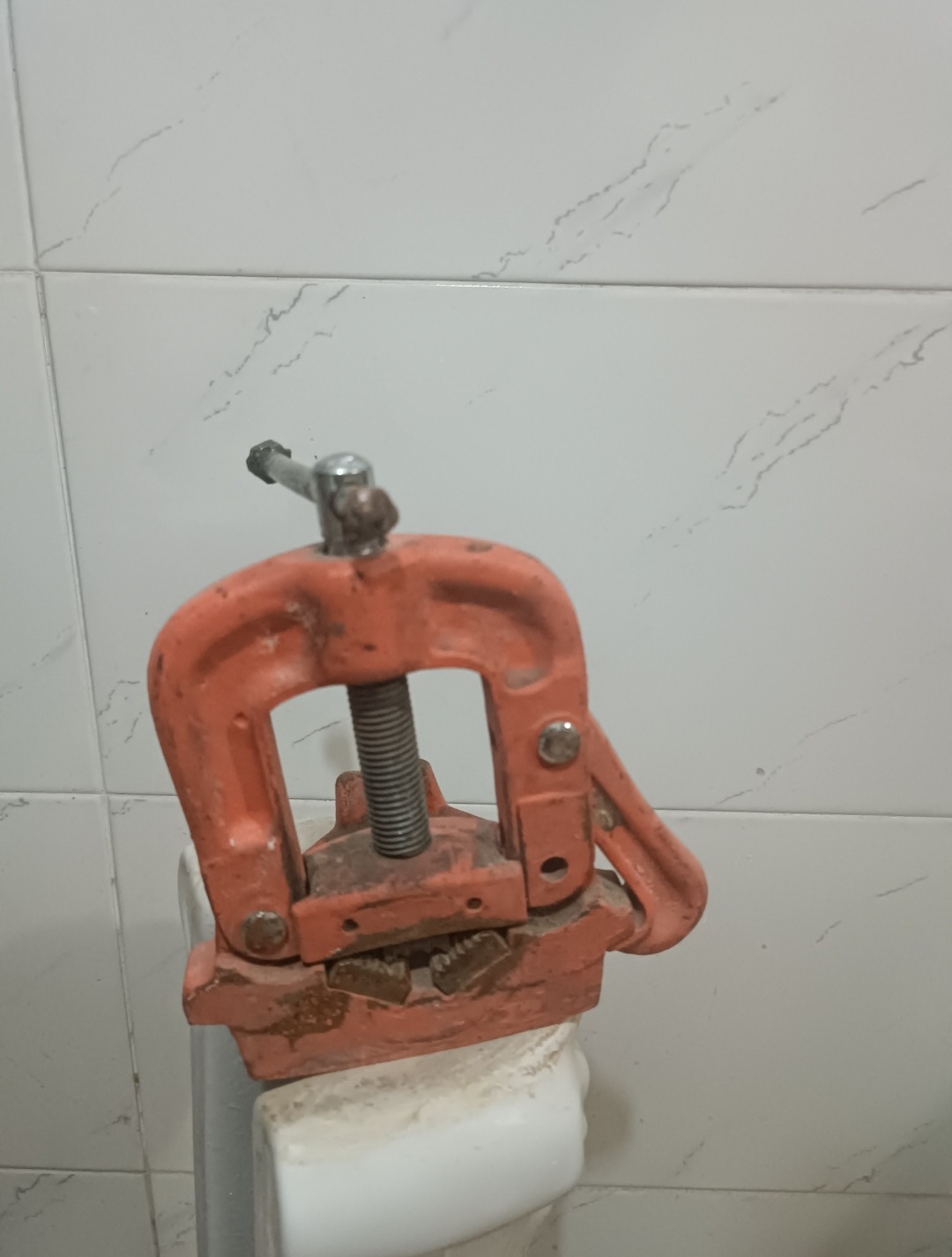 گیره لوله گیر آمریکایی ریجید