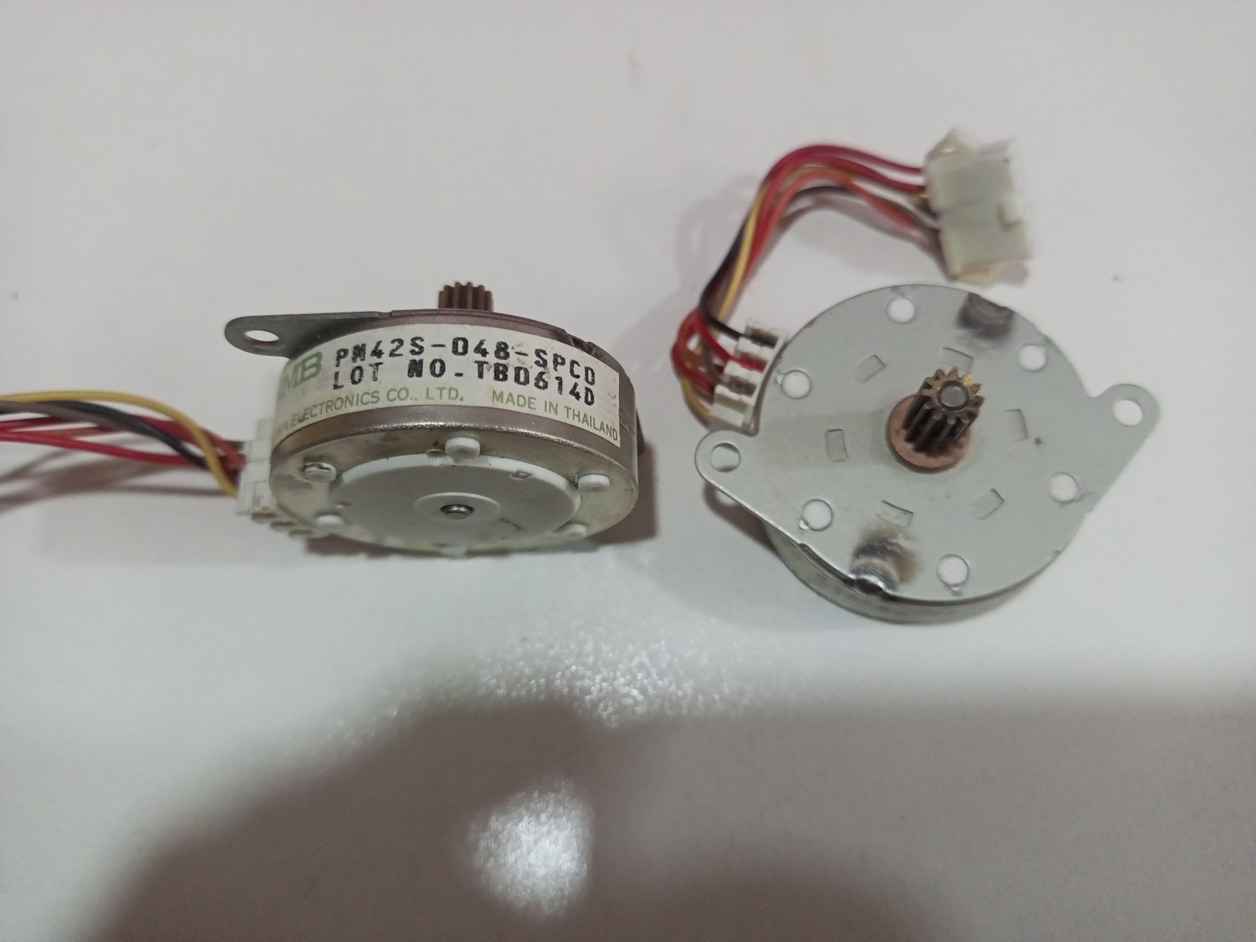 2عدد استپر موتور 24 ولت مدل pn42s-048-spcd تایلندی