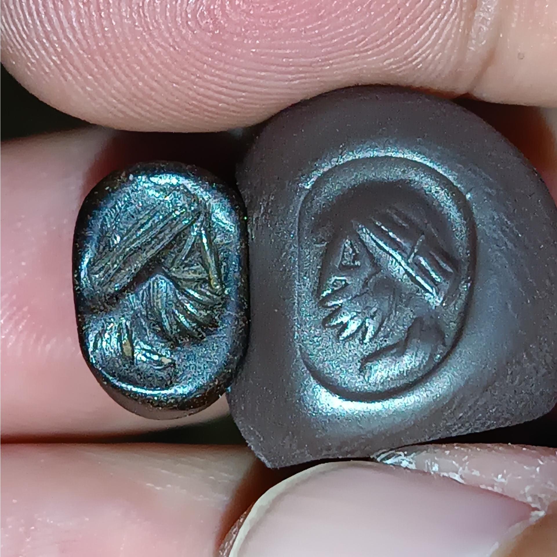 مهره جنس حدید نقش حکاکی شده