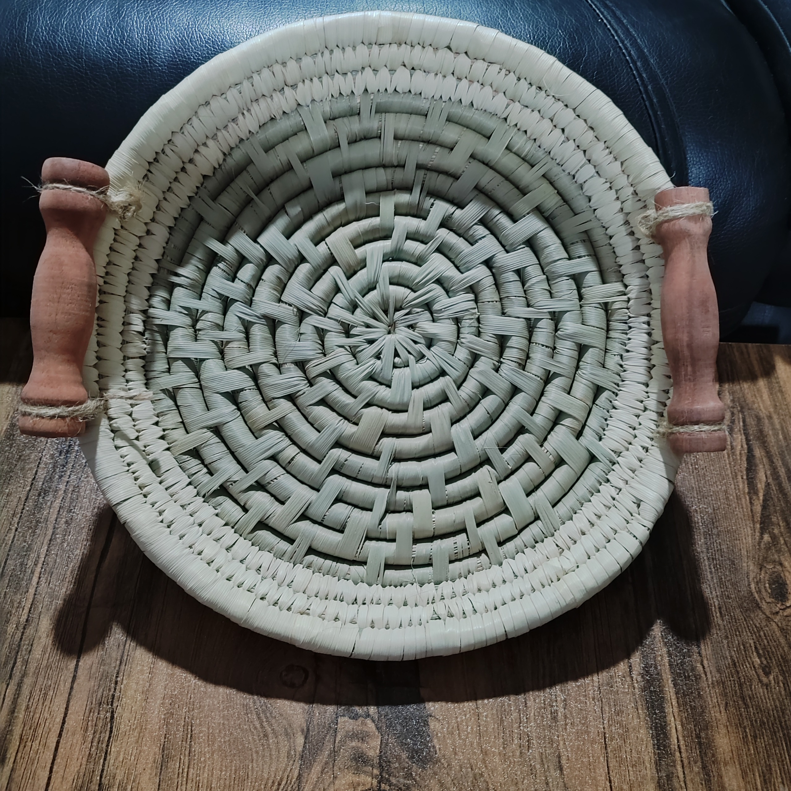 سبد میوه و نان