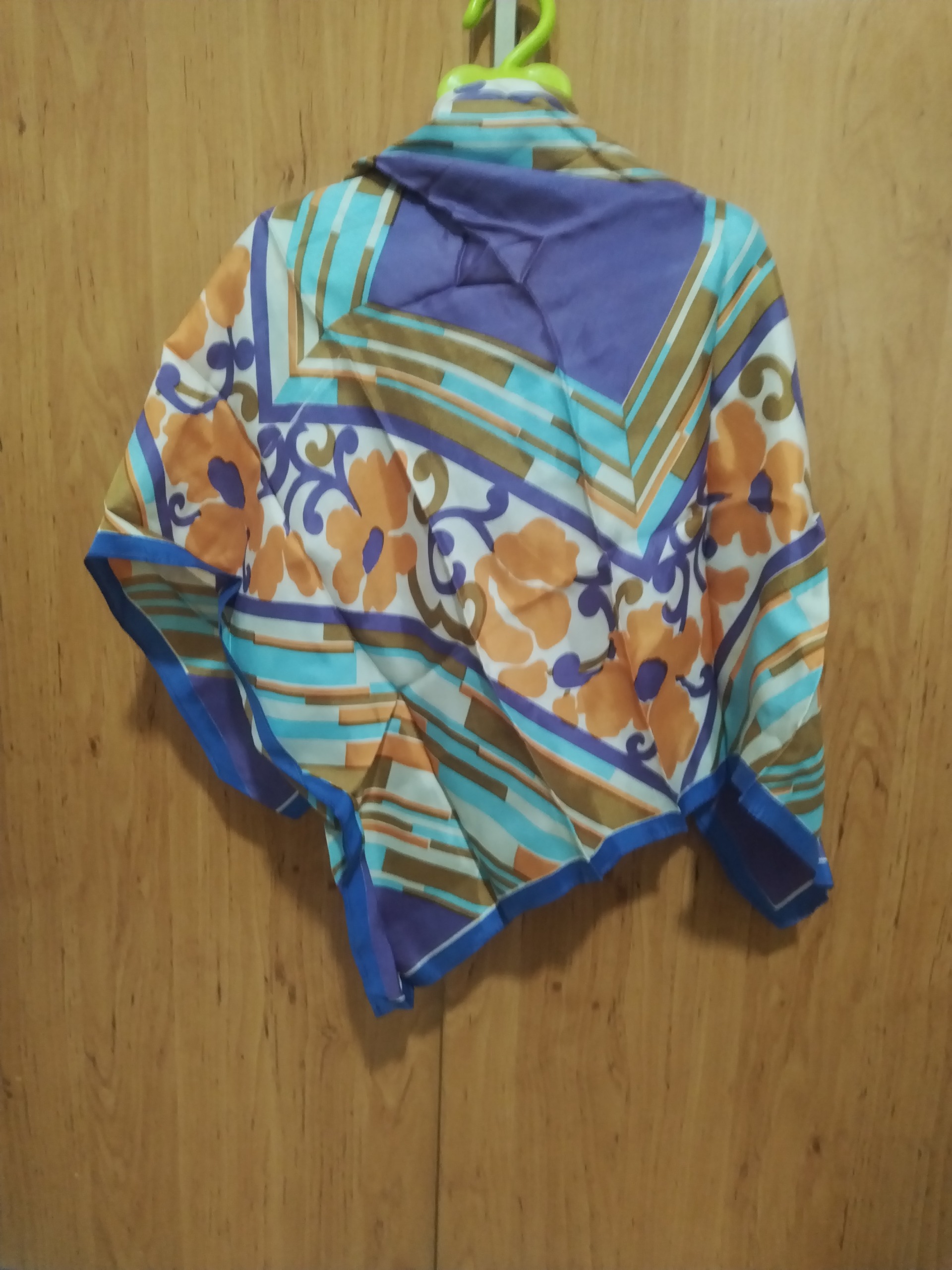 اسکارف ساتن بسیار لطیف و شیک