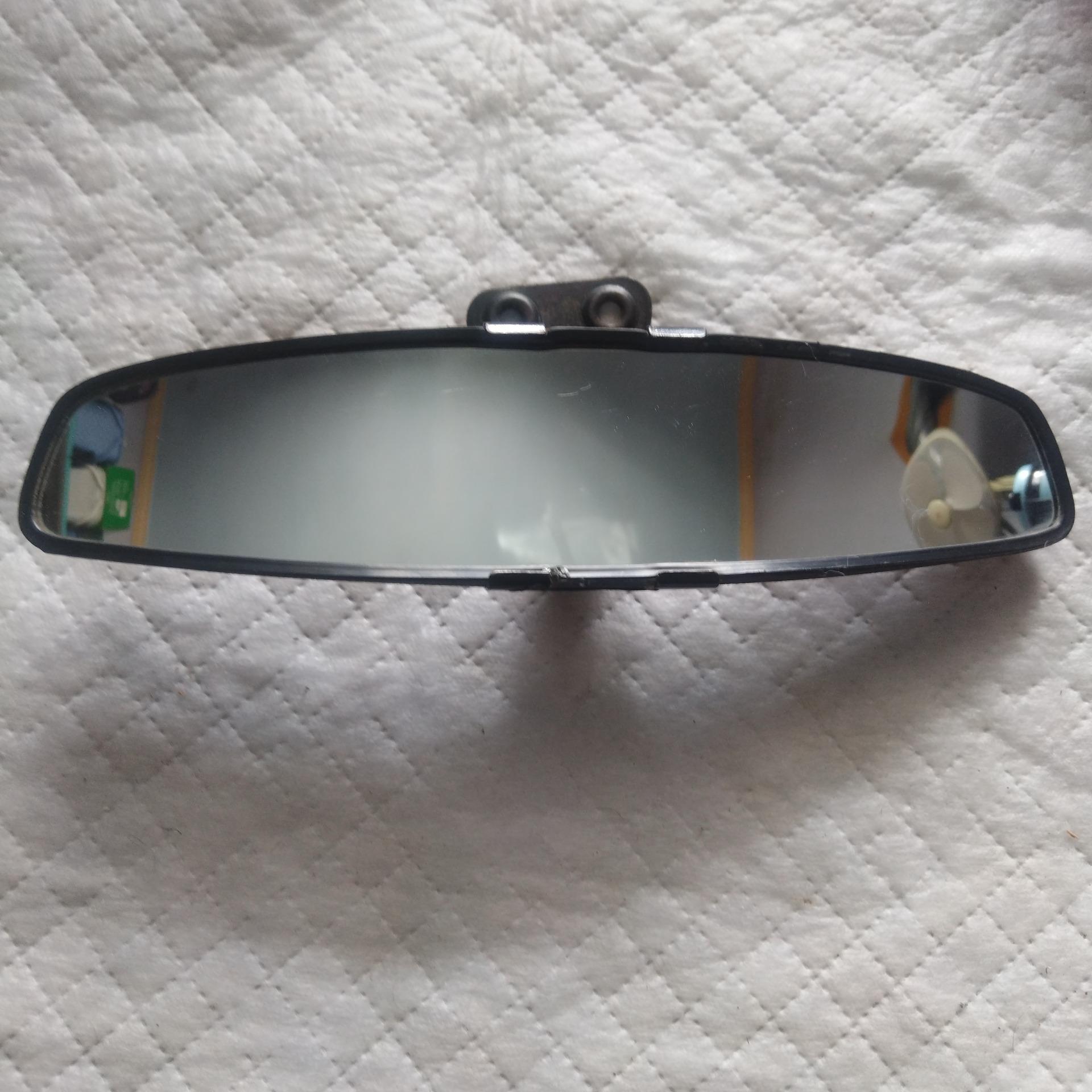 آینه داخل ماشین کلاسیک