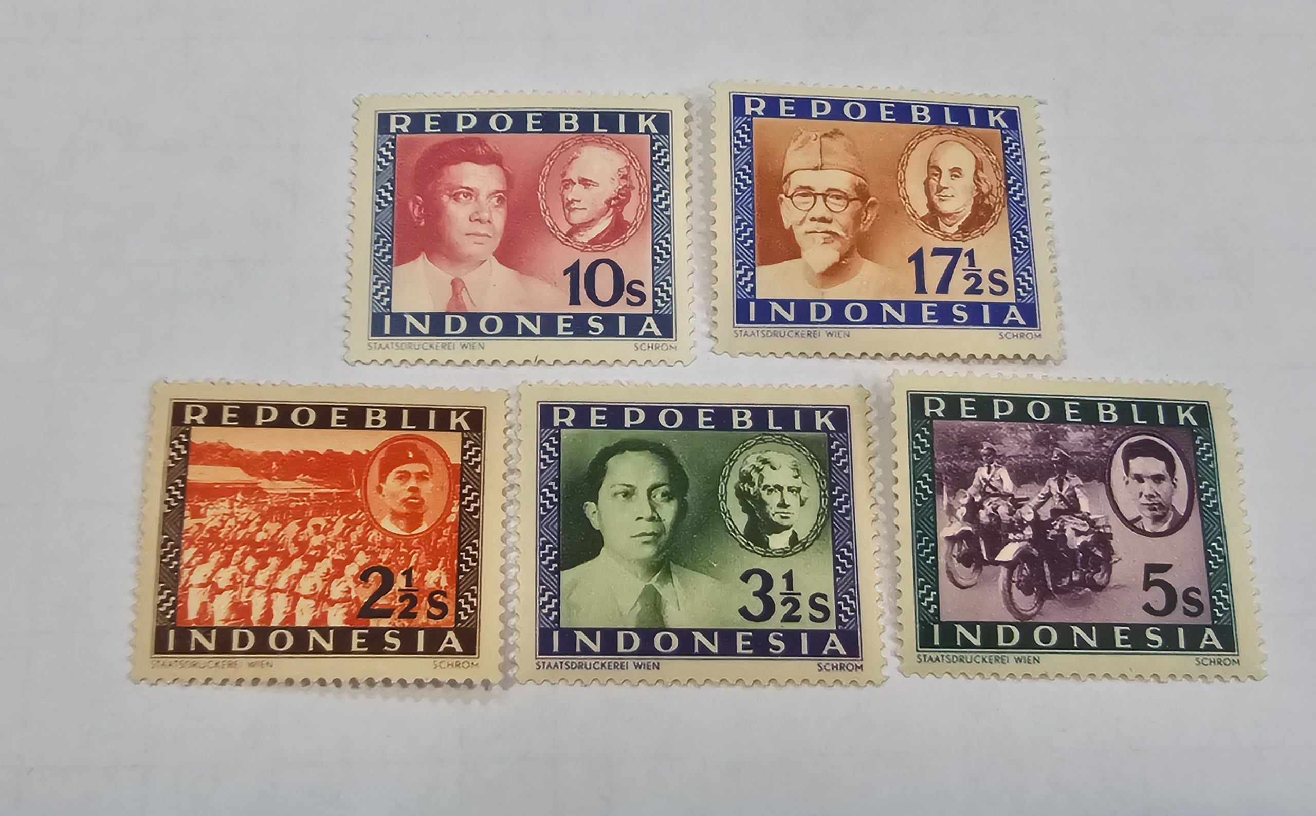 تمبر کلاسیک اندونزی 1945 چسبدار