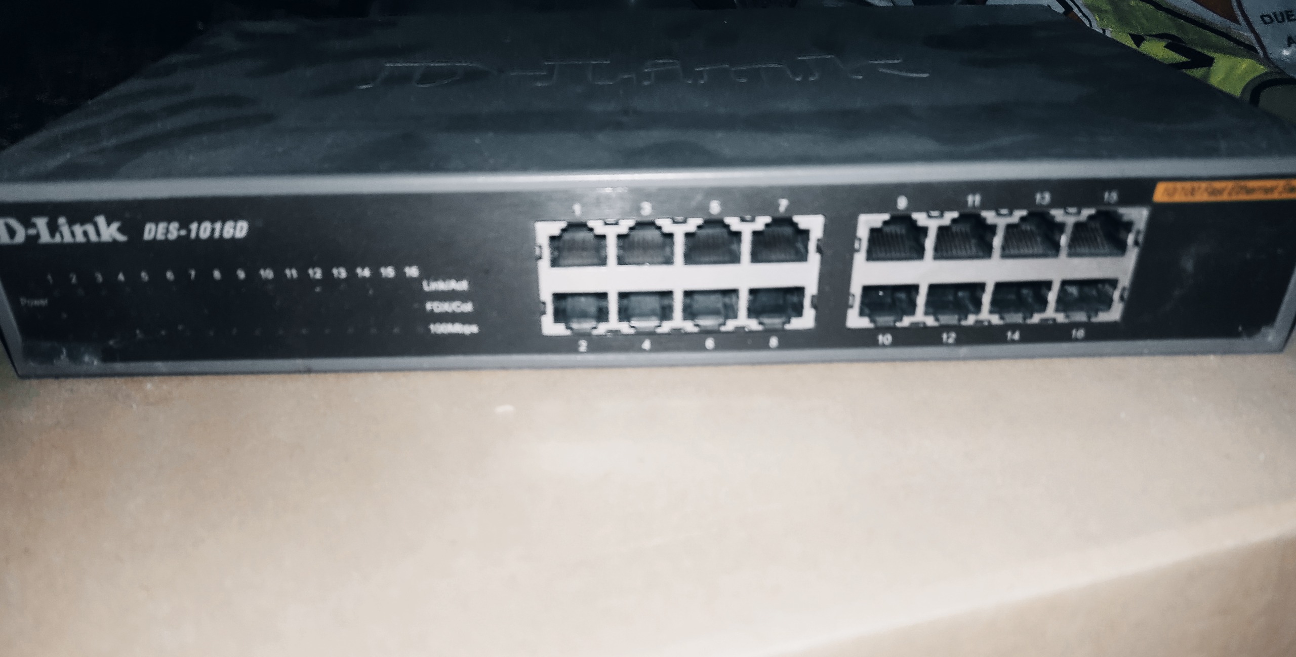 هاب سویچ 16 پورت دلینک des-1016d