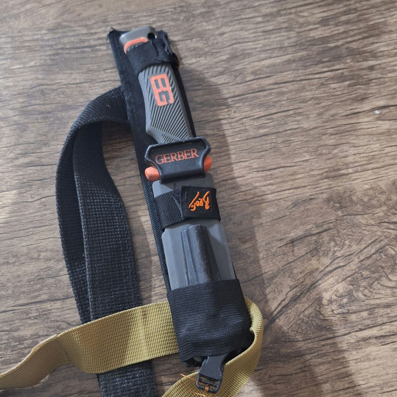 چاقوی حرفه ای تیغه ثابت بقا مارک گربر آمریکا