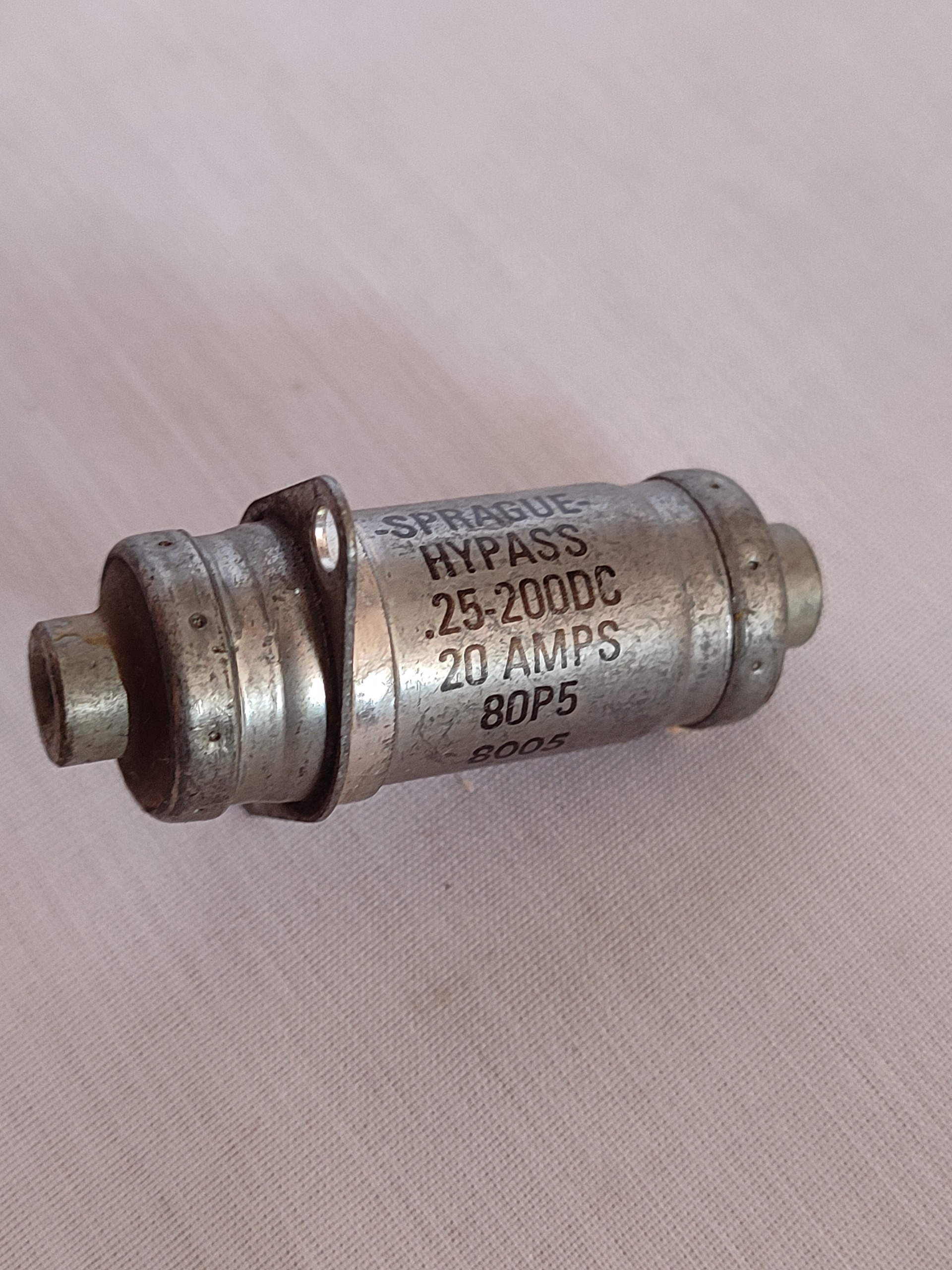 فیلتر نویز گیر Sprague مدل HYPASS خازن