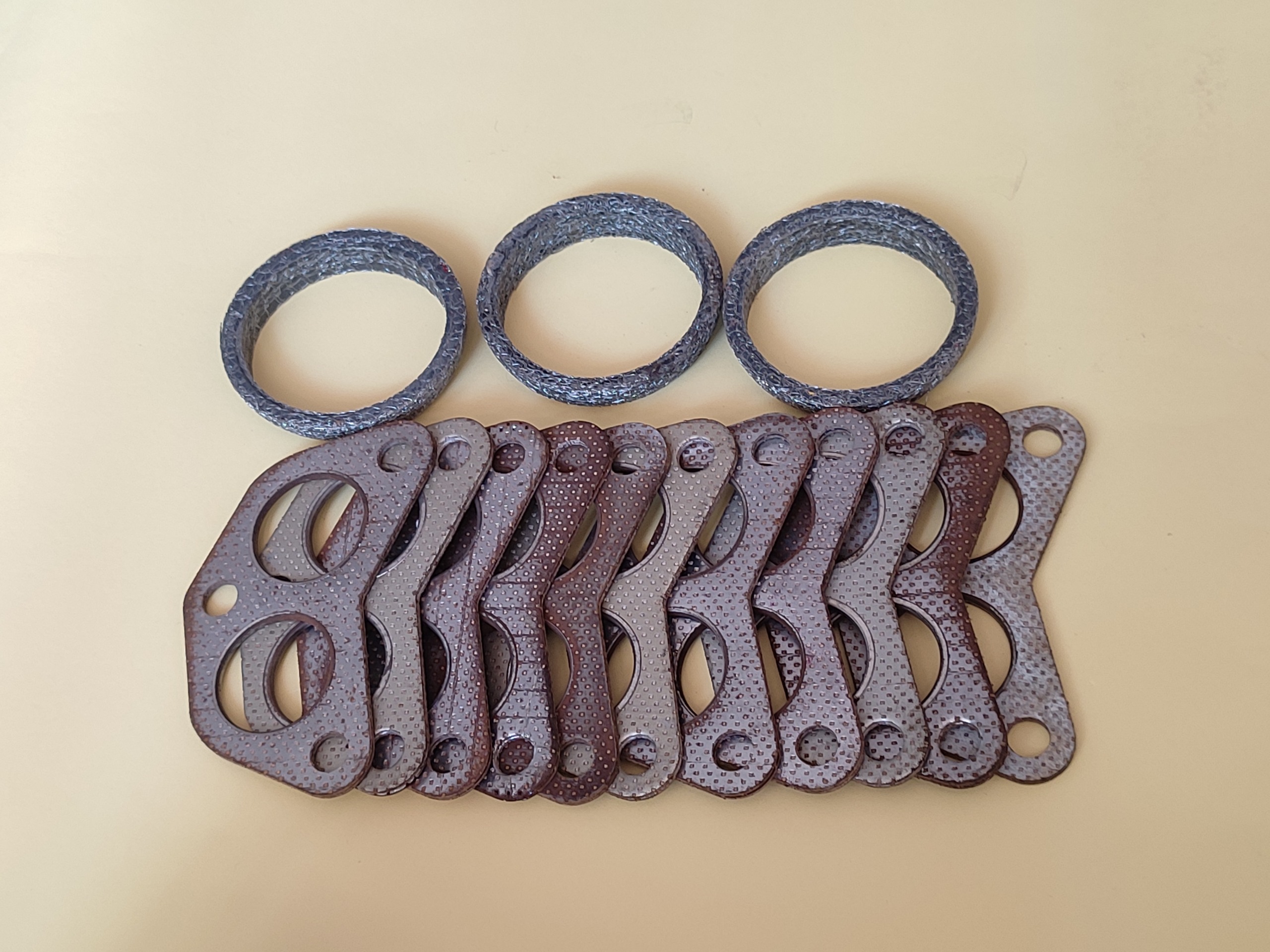 تعدادی واشر اگزوز