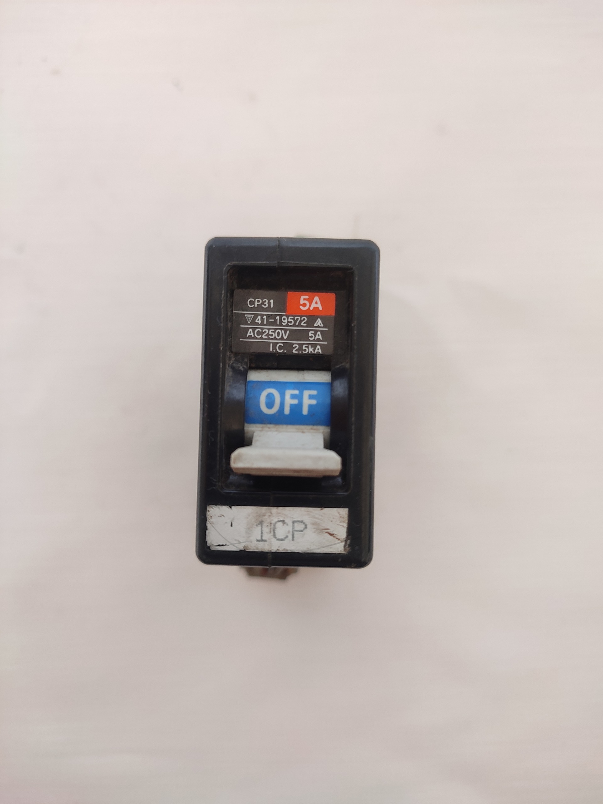 کلید مینیاتوری Fuji Electric مدل CP31 (5آمپر)