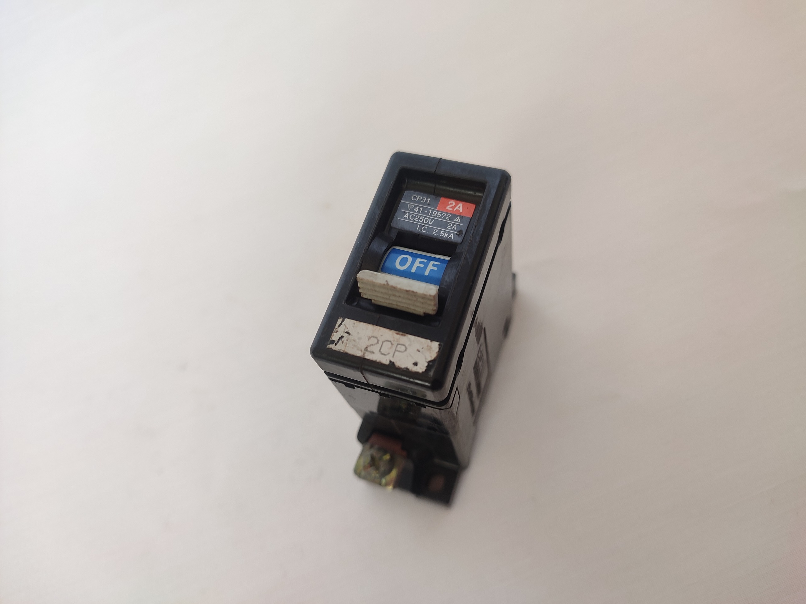 کلید مینیاتوری Fuji Electric مدل CP31 (2آمپر)
