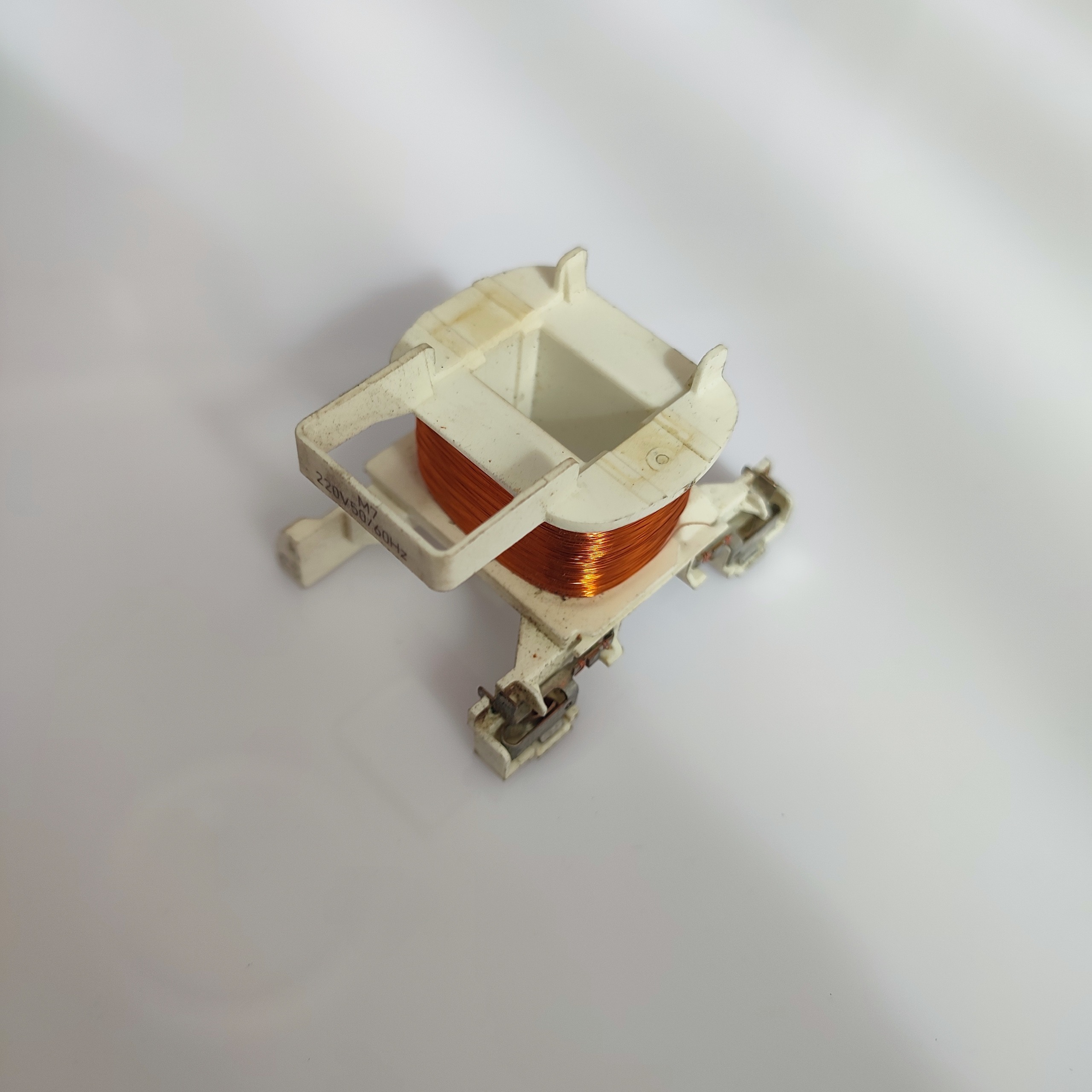 بوبین 220 ولت کنتاکتور  چنت مدل NC7 9-22