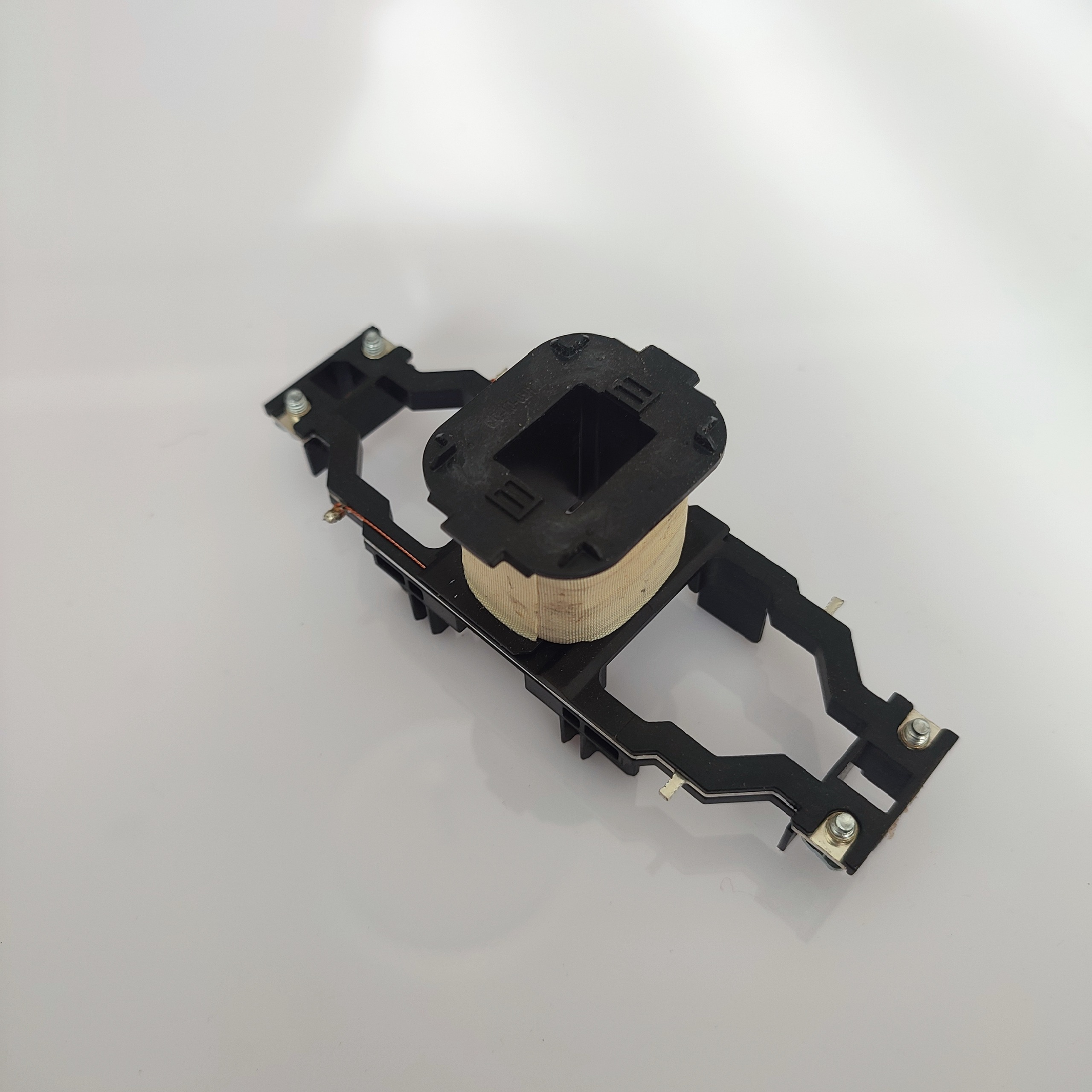 بوبین 220 ولت کنتاکتور 50 و 65 آمپر هیوندای