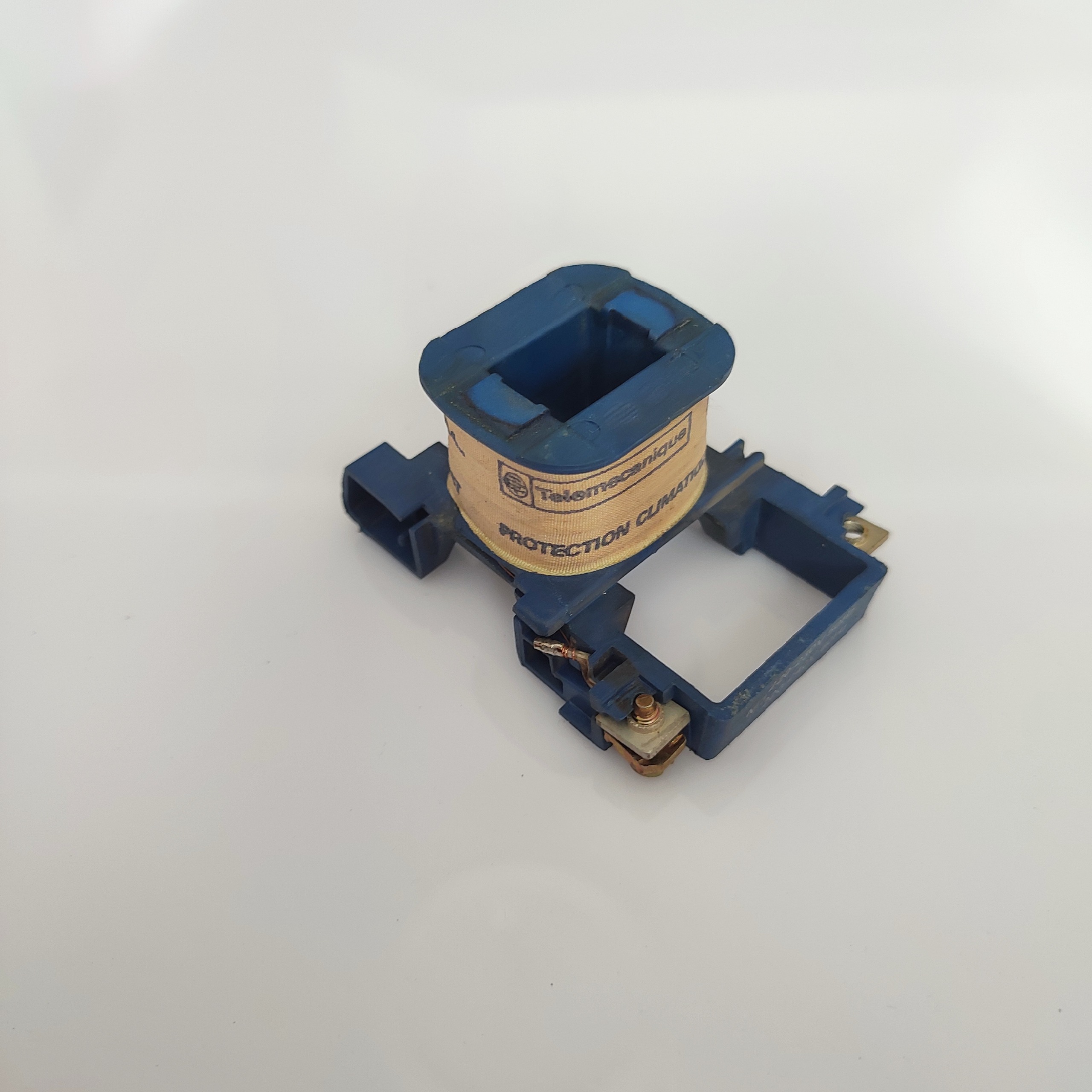 بوبین220 ولت کنتاکتور تله مکانیک telemecanique LX1