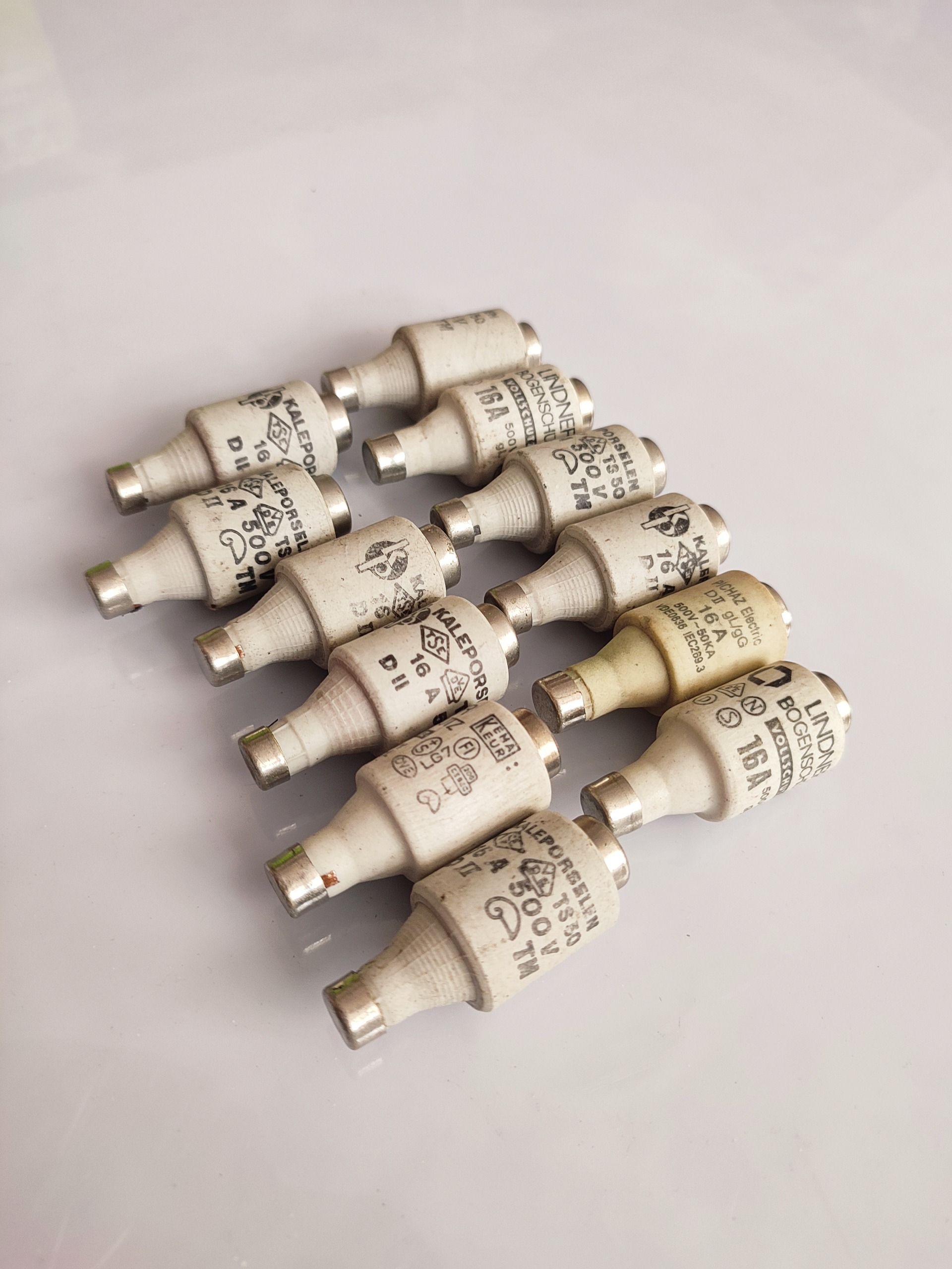 پک 12تایی فیوز فشنگی  16 آمپر