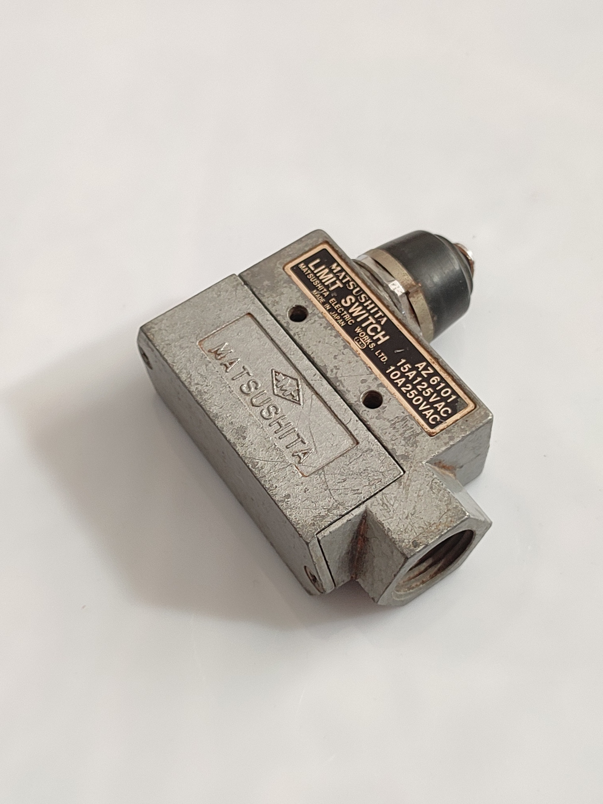 لیمیت سوئیچ صنعتی اصل ژاپن