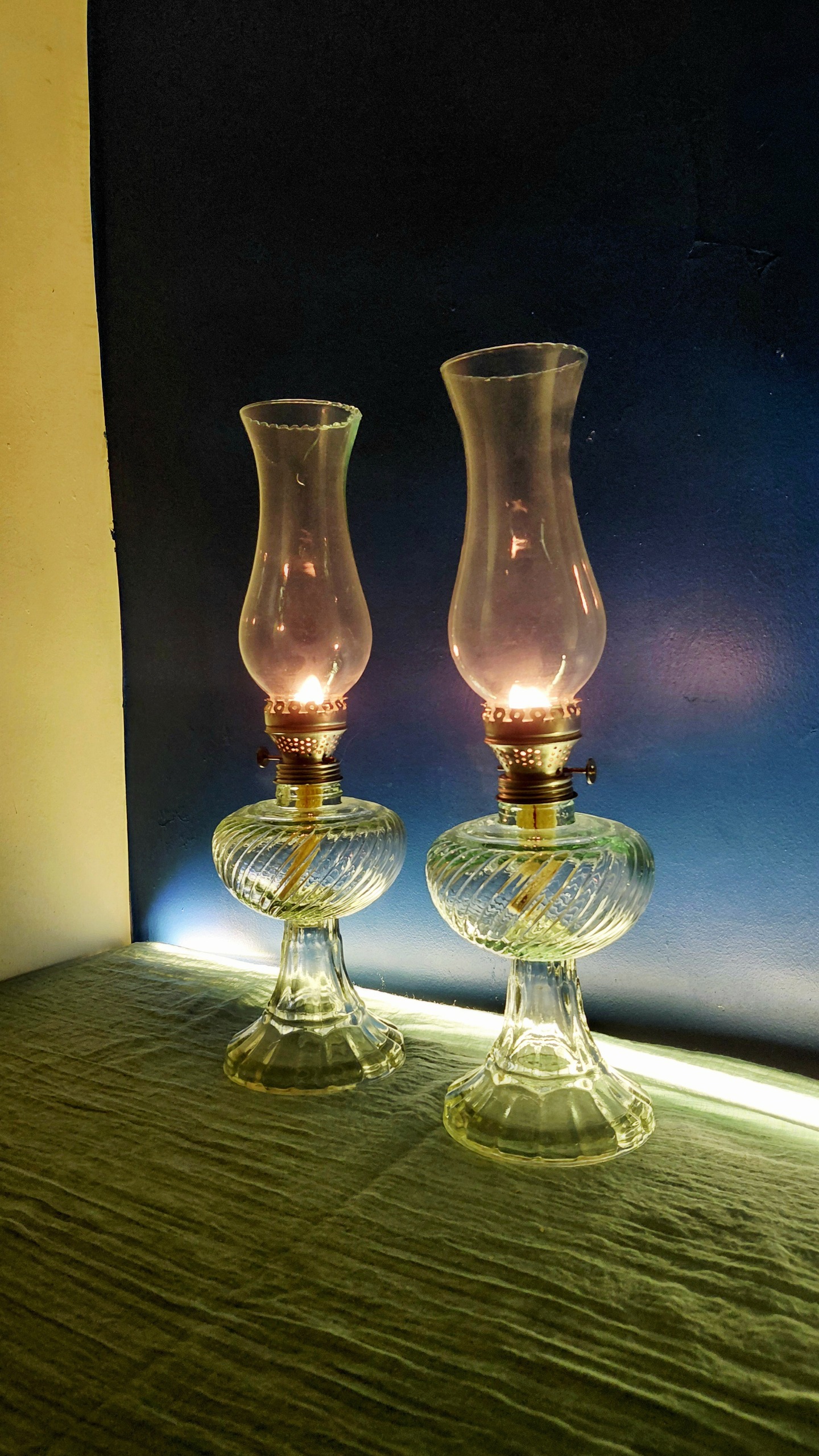 چراغ گردسوز طرح قدیم مدل آلاله