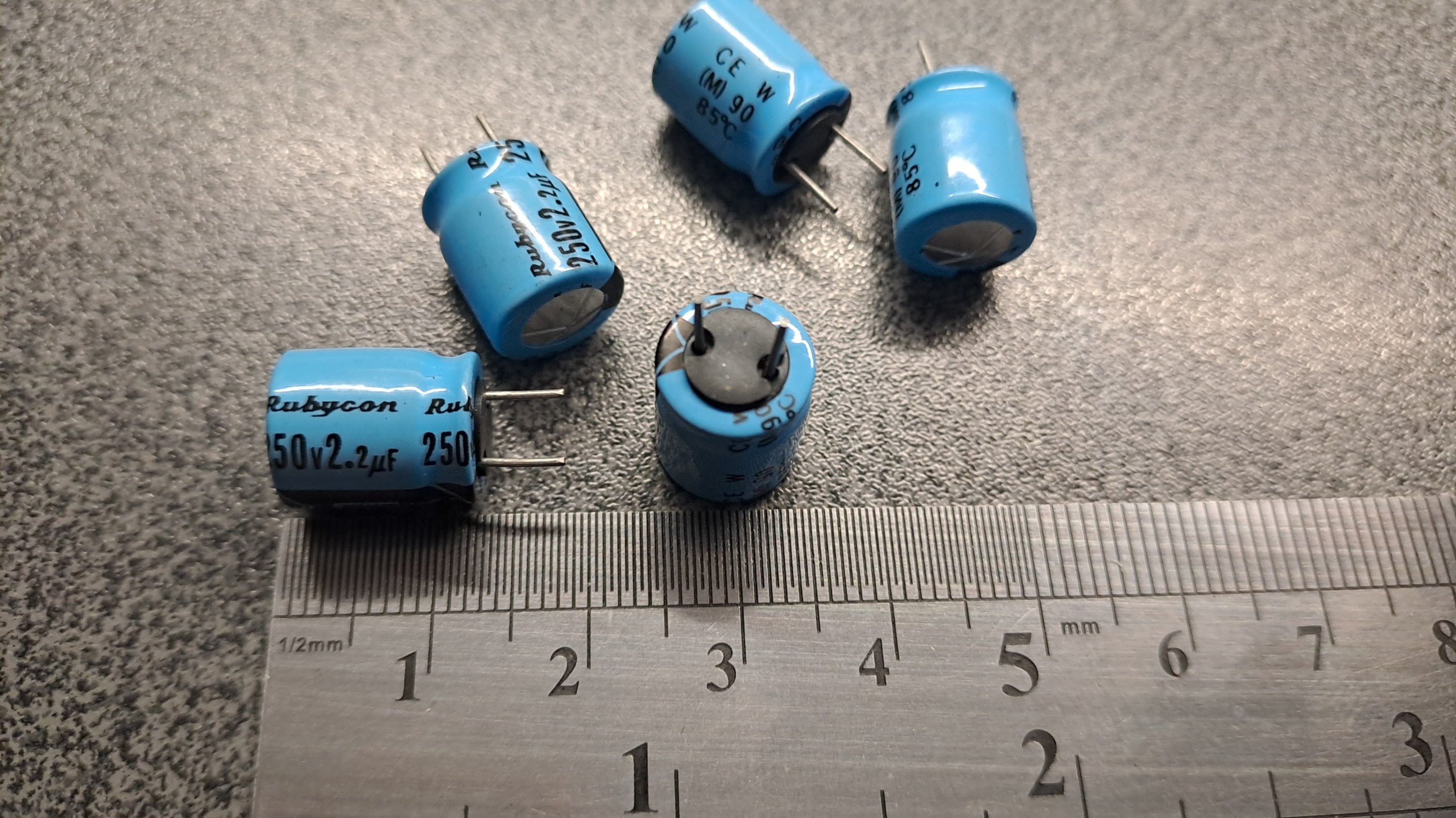 خازن 2.2MF 50V RUBYCON قیمت برای 5 عدد