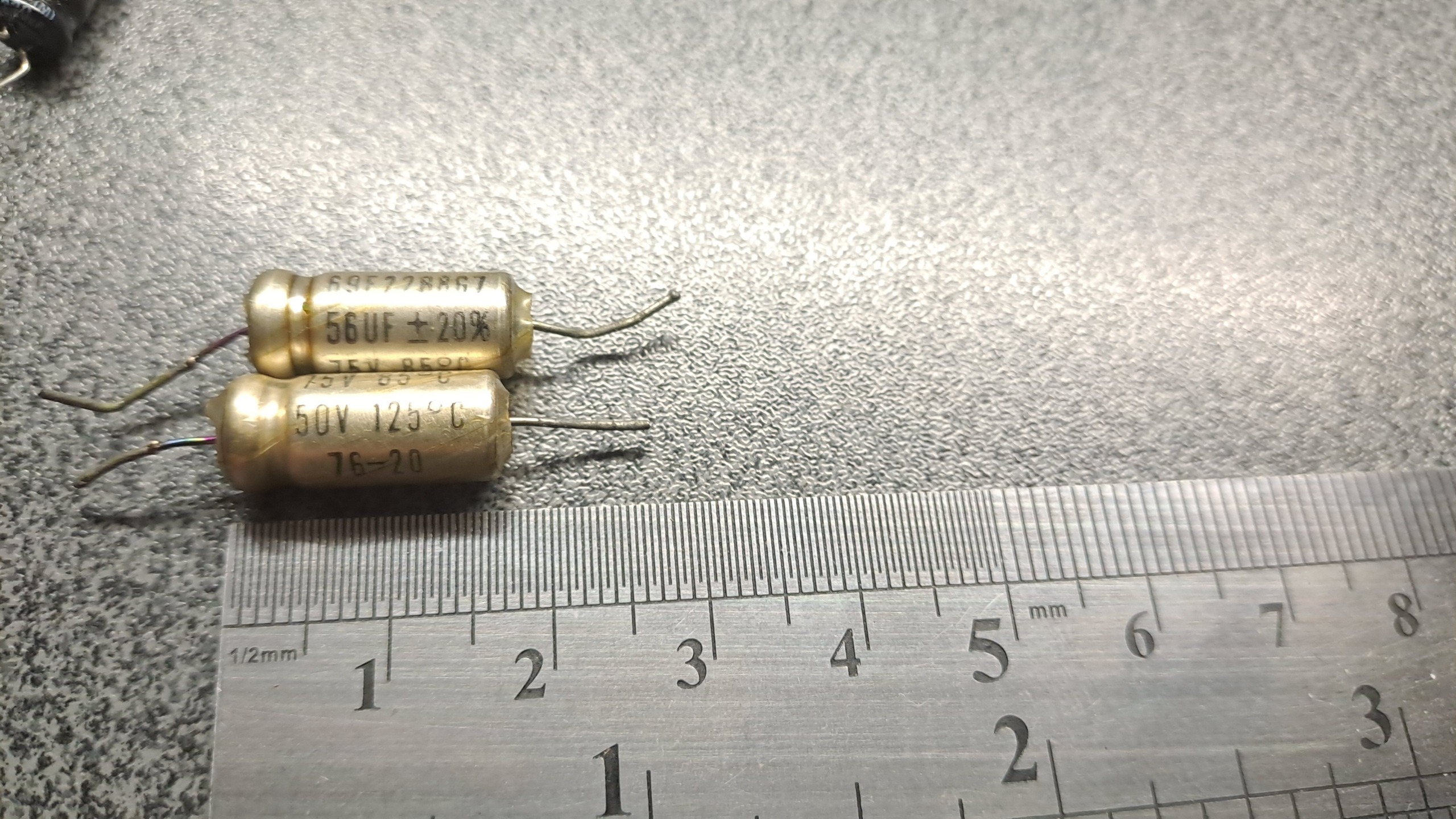 خازن قدیمی 56MF 75V