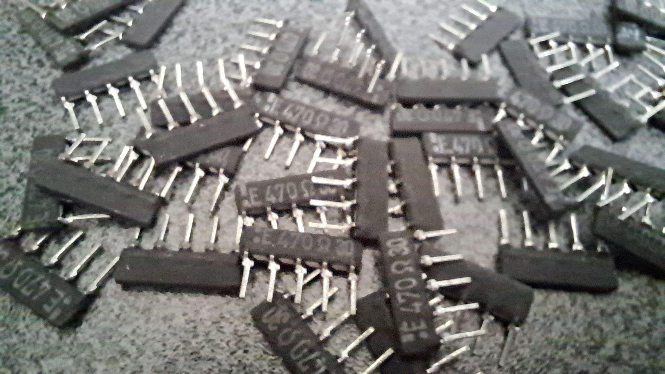 مقاومت ARRAY اری 470 اهم 5 پین قیمت برای 8 عدد