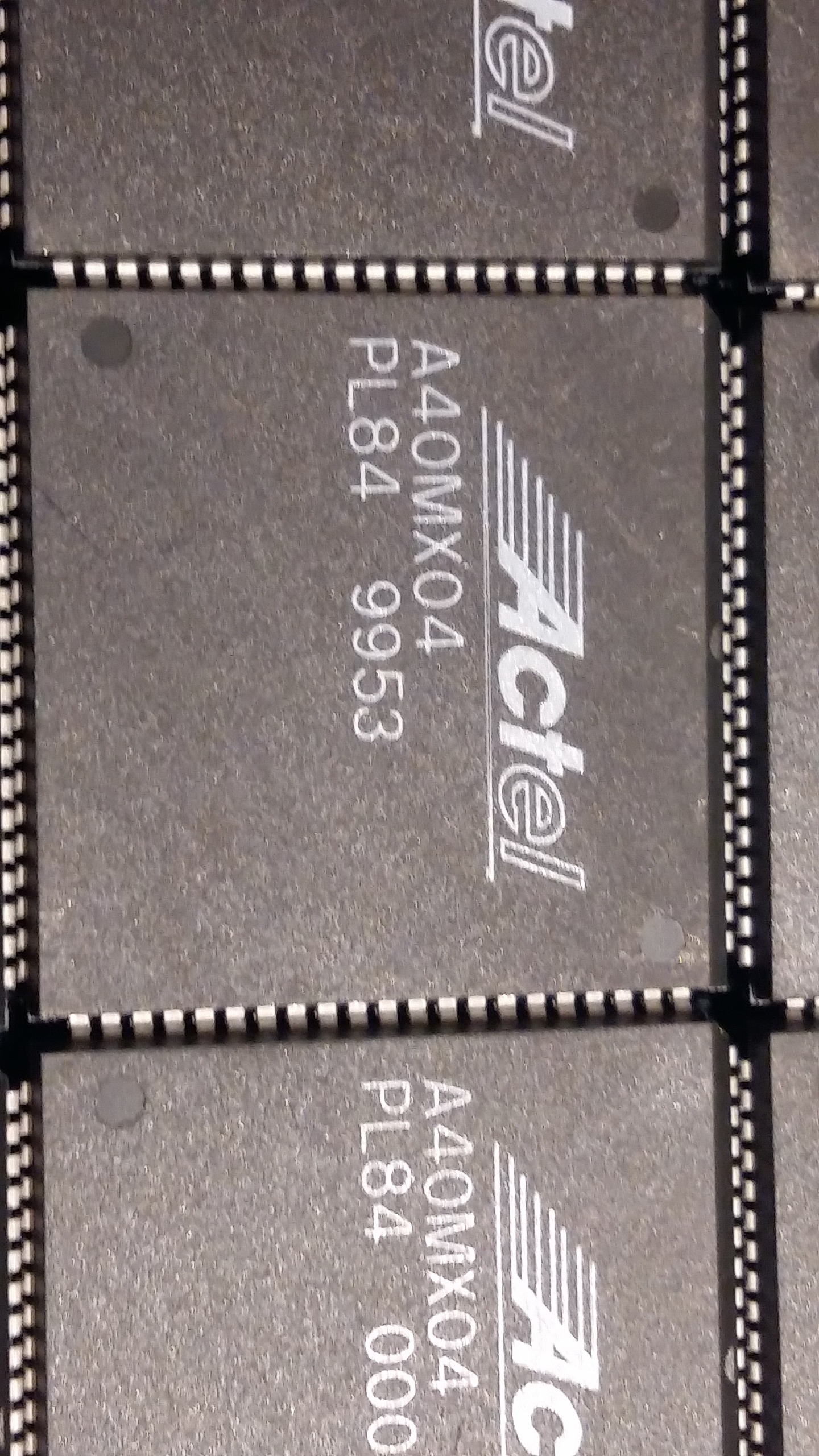 آی سی FPGA A40MX040 PL84