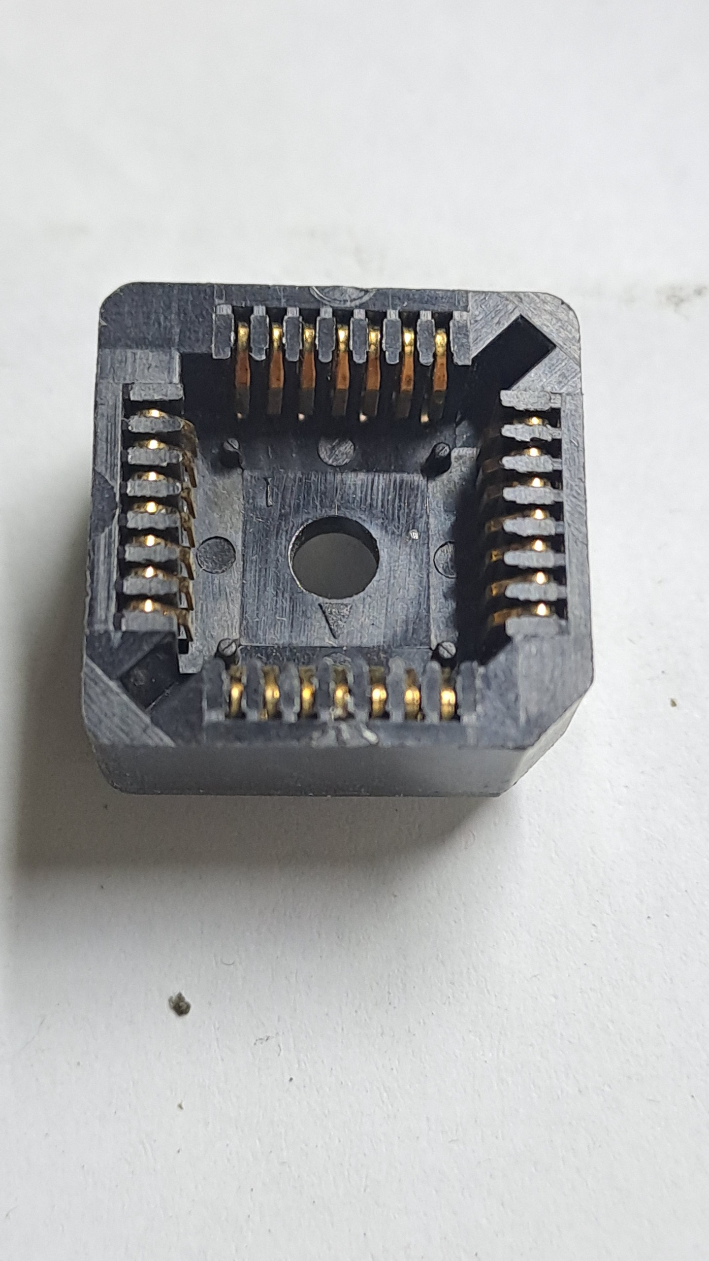 سوکت آی سی PLCC28